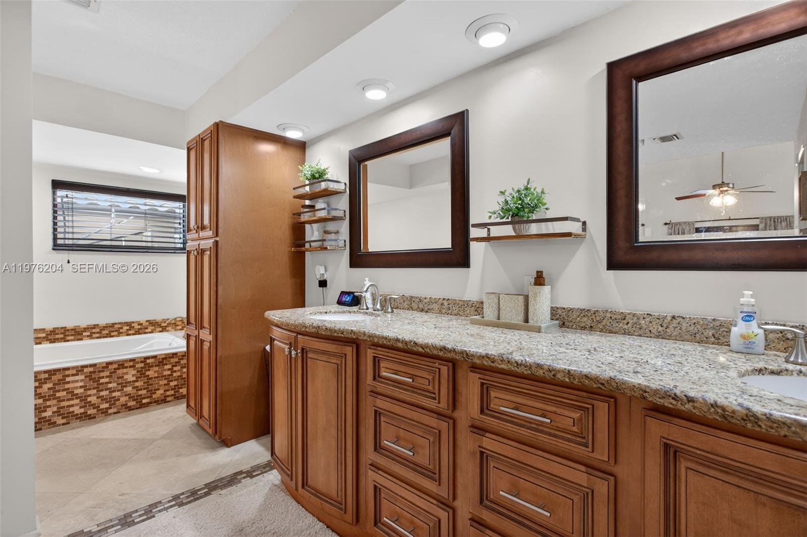 PINE RIDGE - Residential