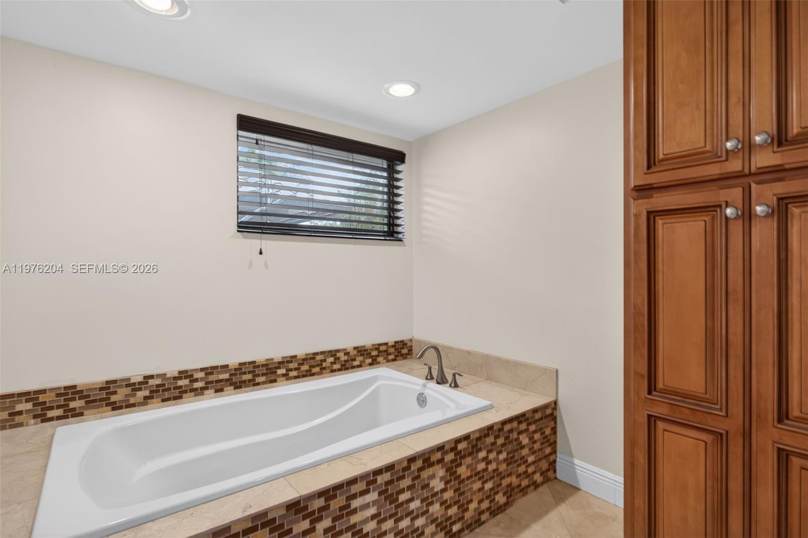 PINE RIDGE - Residential