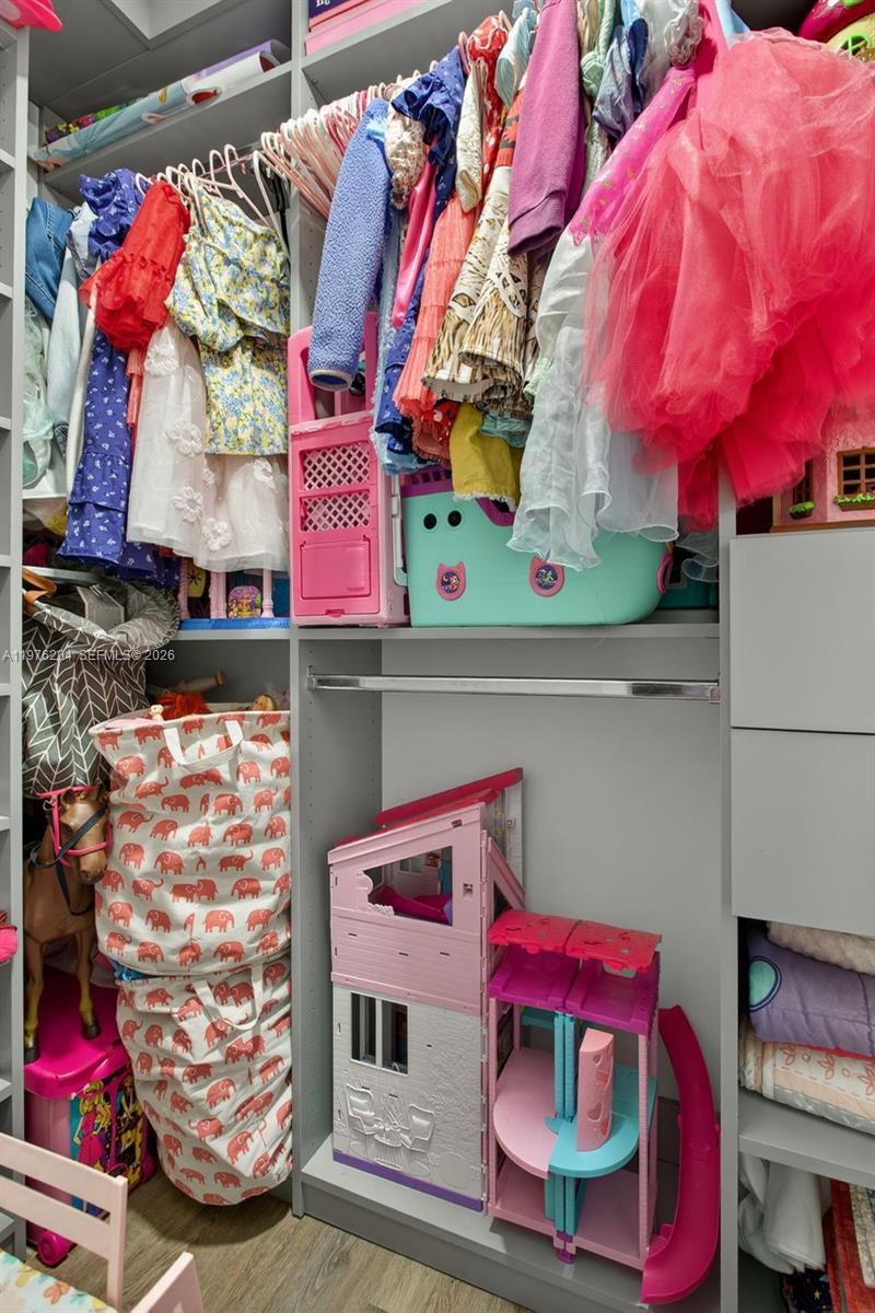 PINE RIDGE - Residential