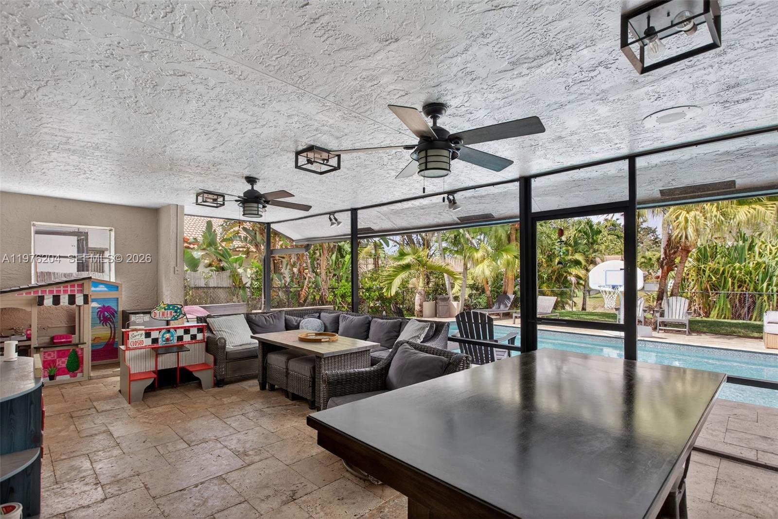 PINE RIDGE - Residential