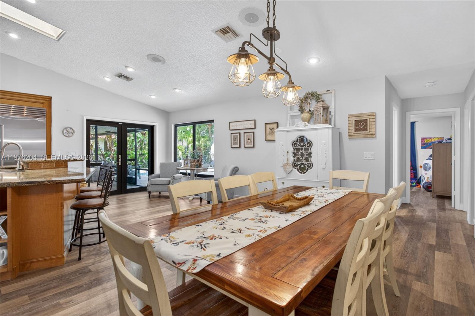 PINE RIDGE - Residential