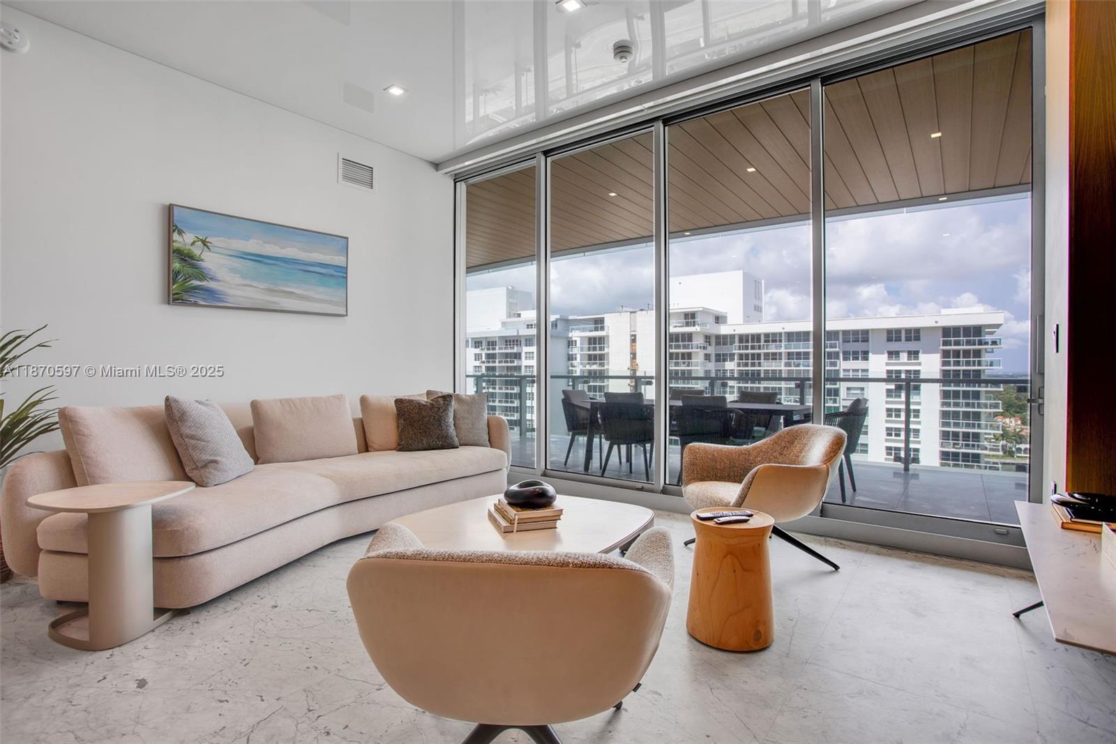 5775 Collins Ave 1105