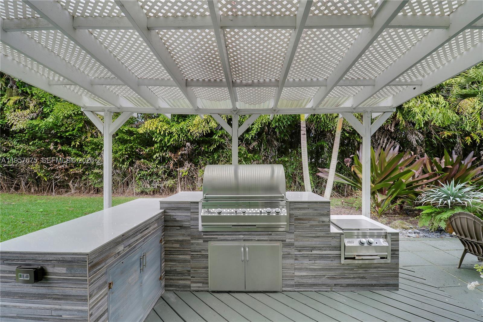 WOODMERE PINES - Residential