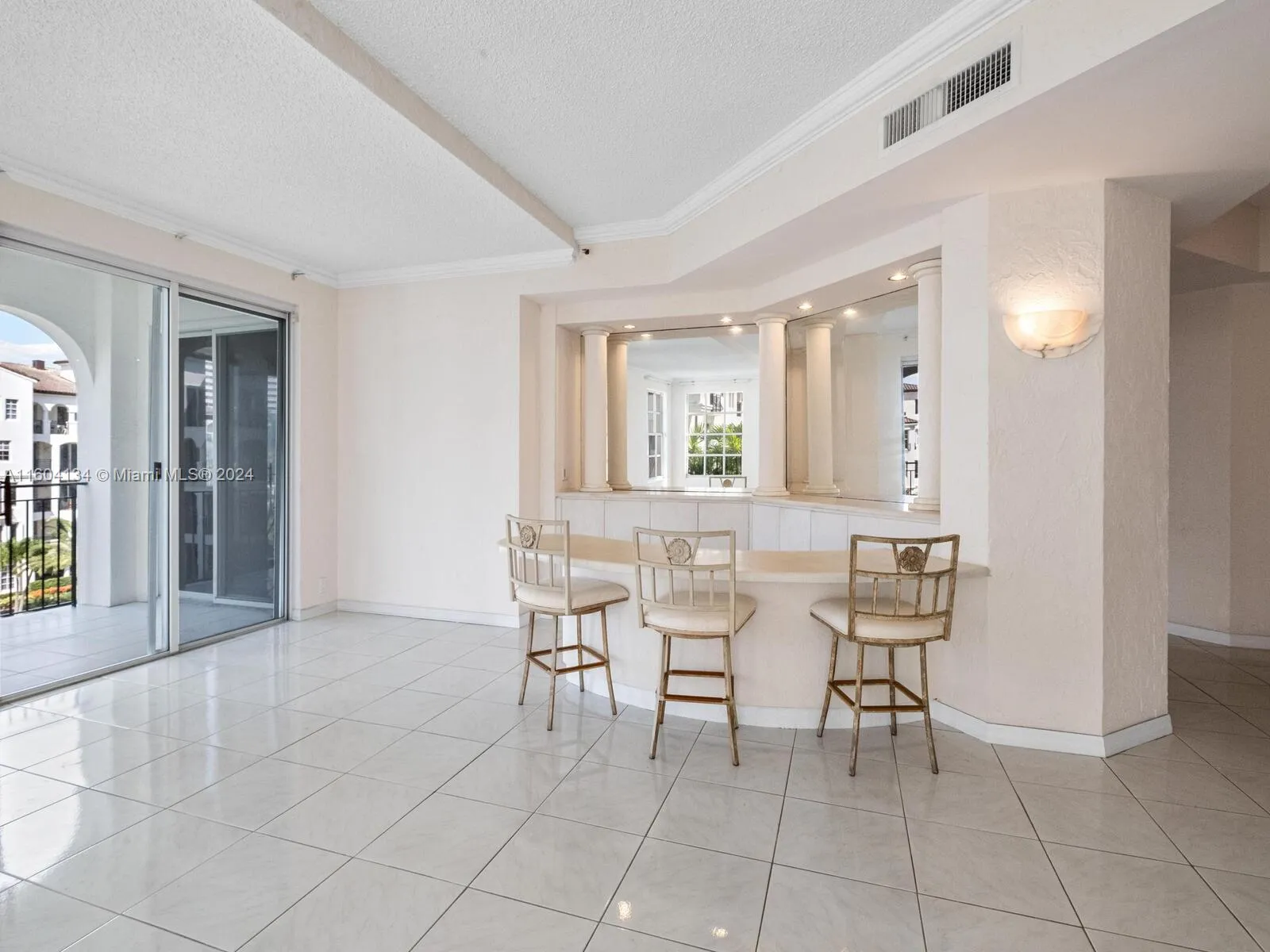 Aventura, Florida 33160, United States, 3 Bedrooms Bedrooms, ,4 BathroomsBathrooms,Residential,Pending,54598