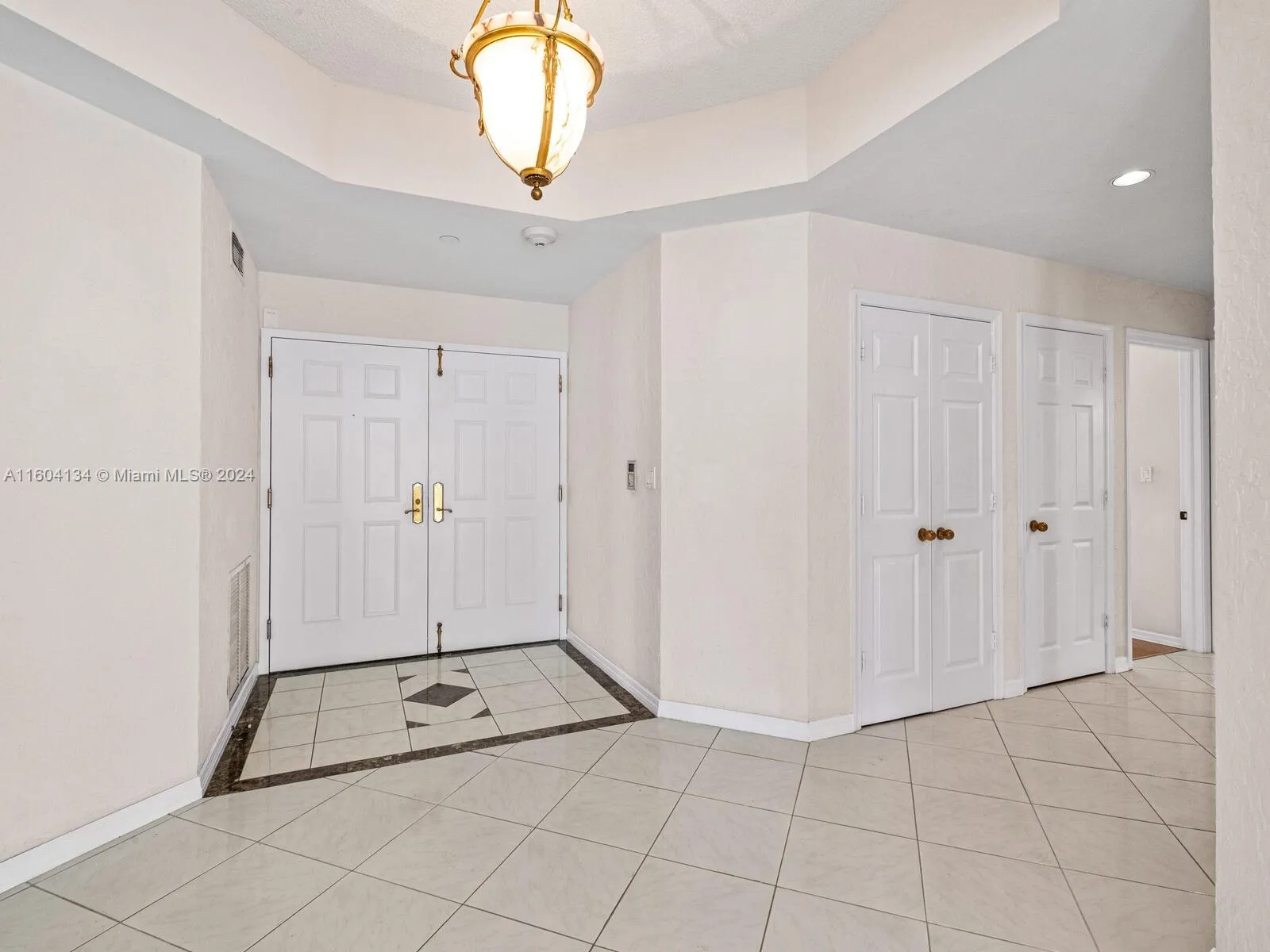 Aventura, Florida 33160, United States, 3 Bedrooms Bedrooms, ,4 BathroomsBathrooms,Residential,Pending,54598