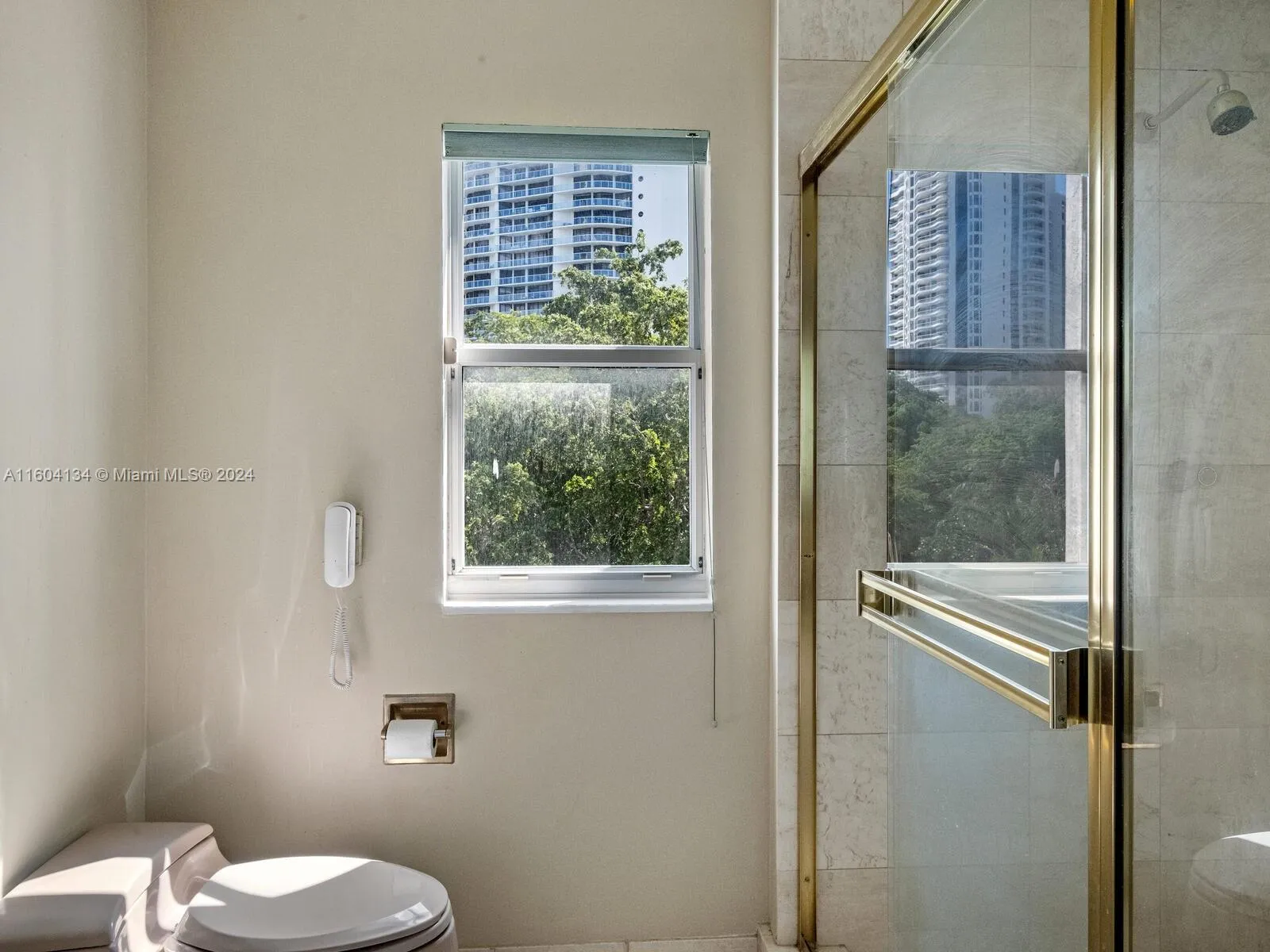 Aventura, Florida 33160, United States, 3 Bedrooms Bedrooms, ,4 BathroomsBathrooms,Residential,Pending,54598