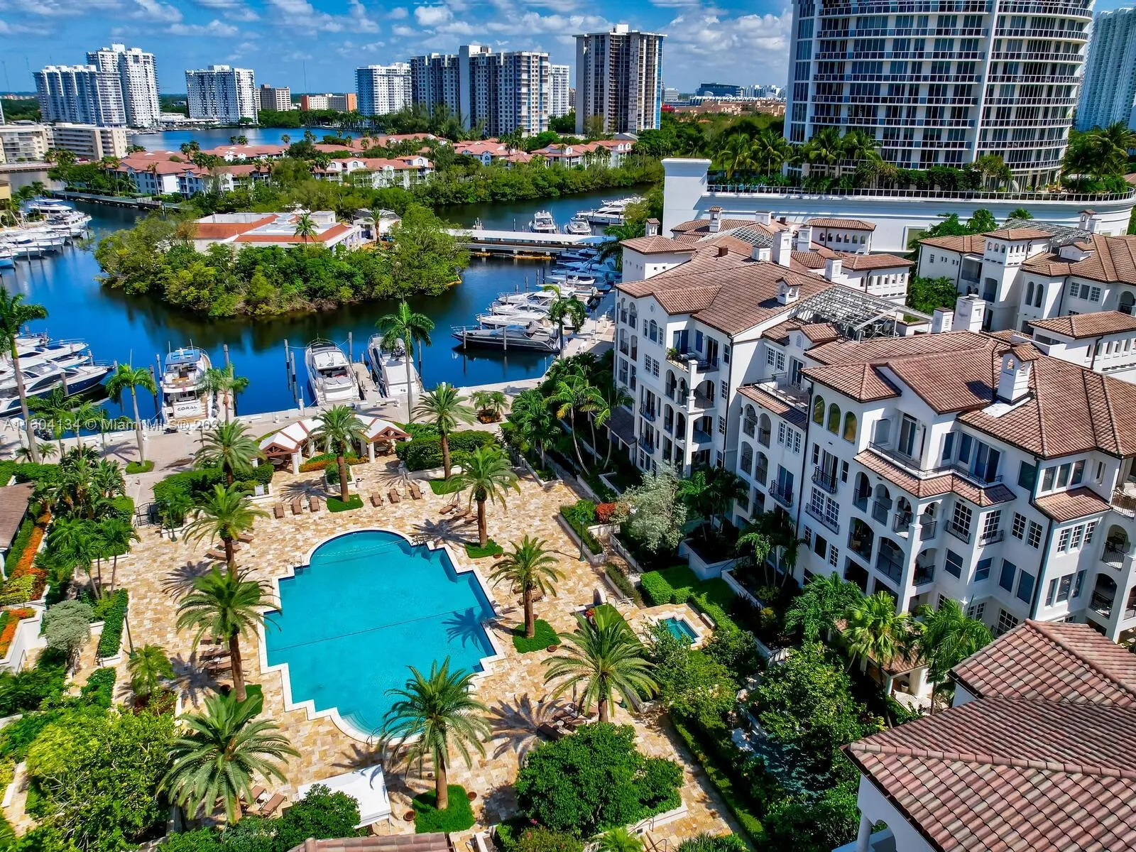 Aventura, Florida 33160, United States, 3 Bedrooms Bedrooms, ,4 BathroomsBathrooms,Residential,Pending,54598