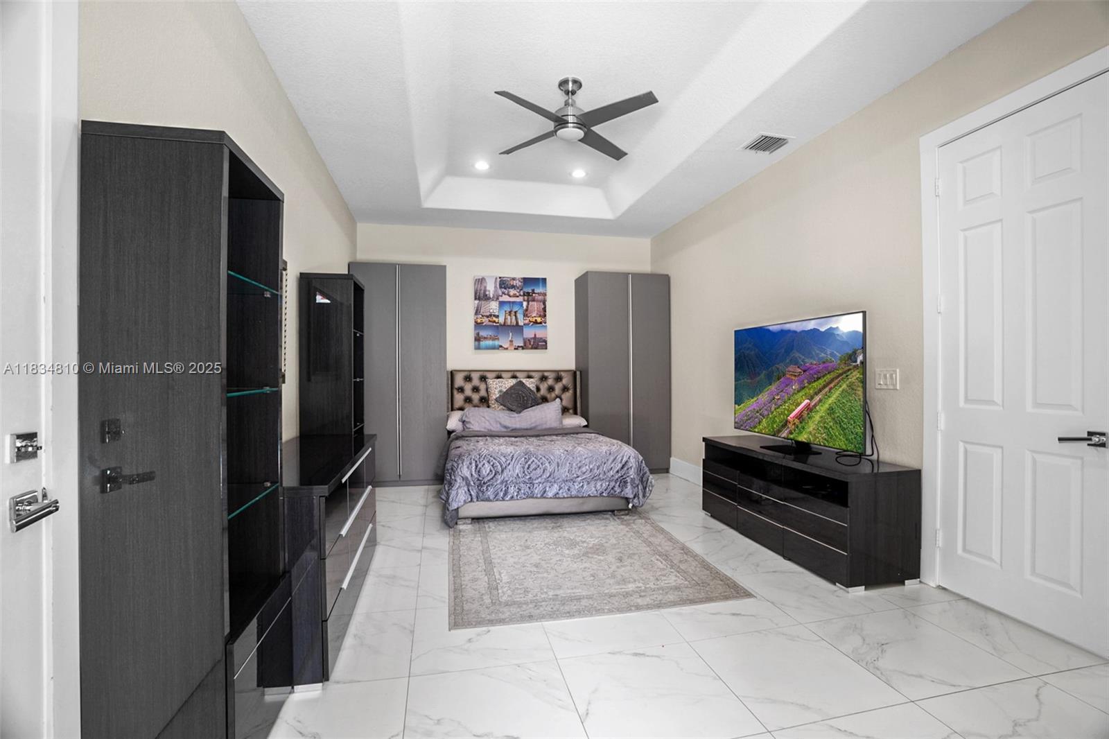 THREE ISLANDS 3RD SECTION - Residential Lease