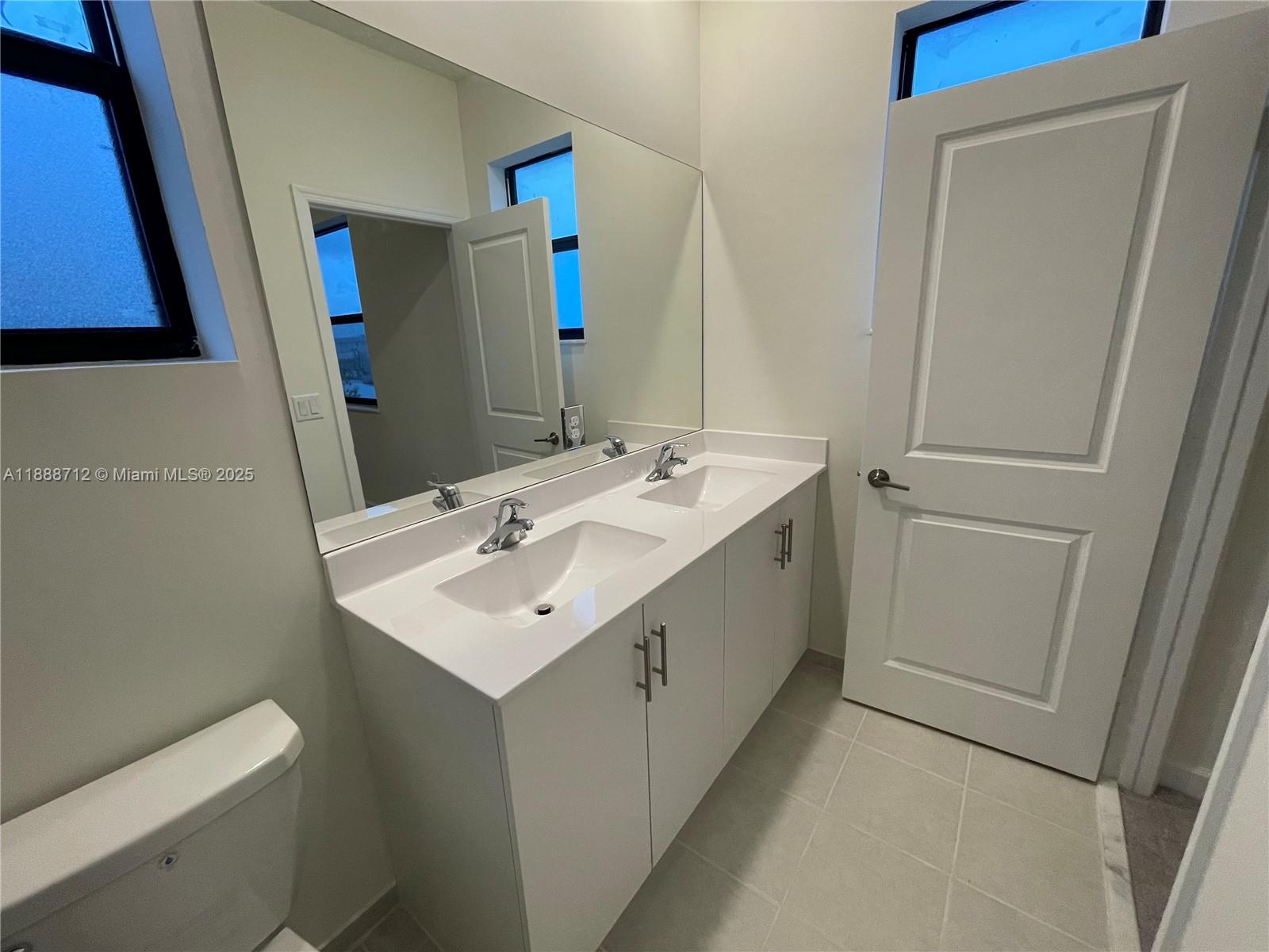 AQUABELLA NORTH - Residential Lease