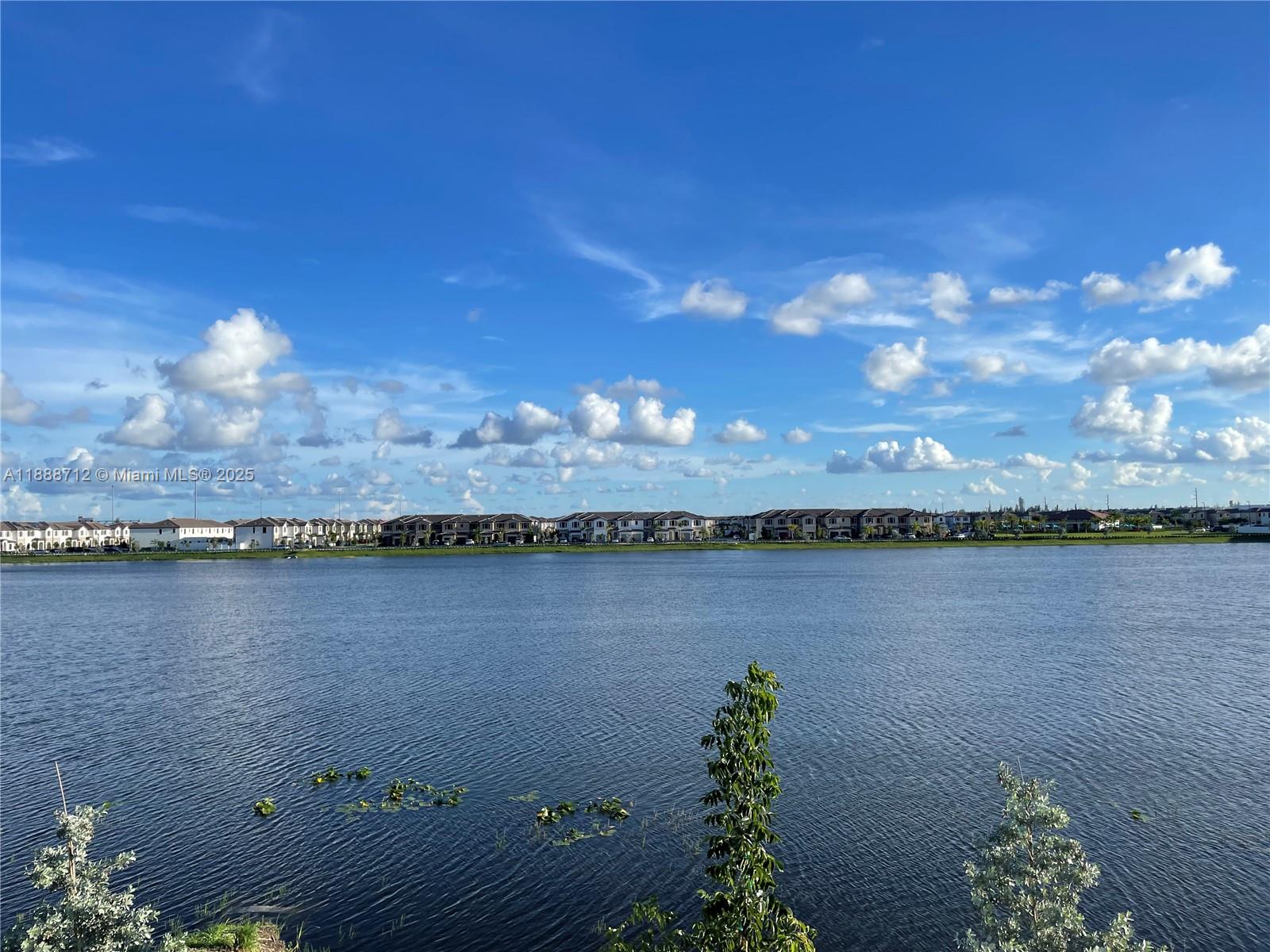 AQUABELLA NORTH - Residential Lease