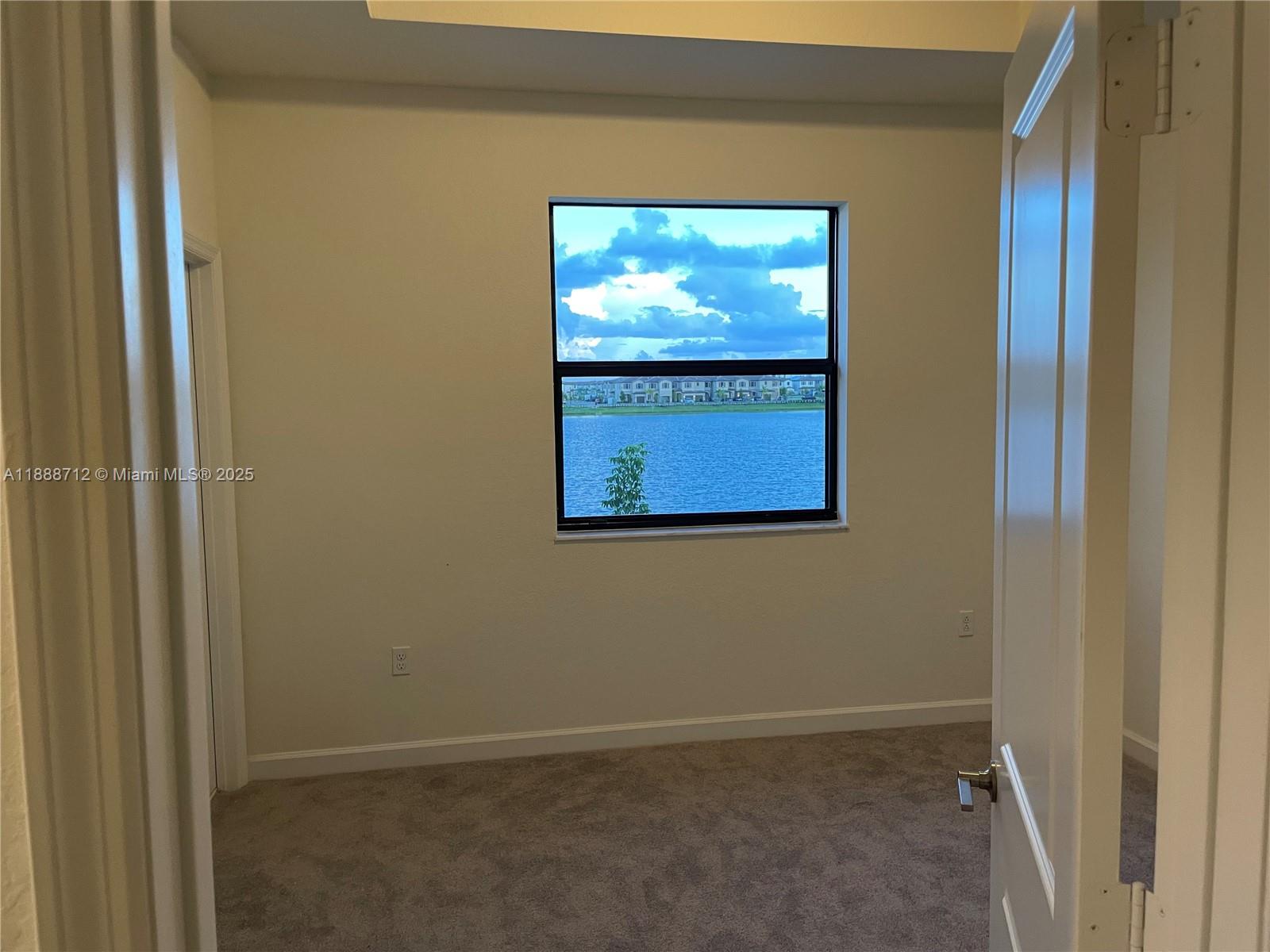AQUABELLA NORTH - Residential Lease