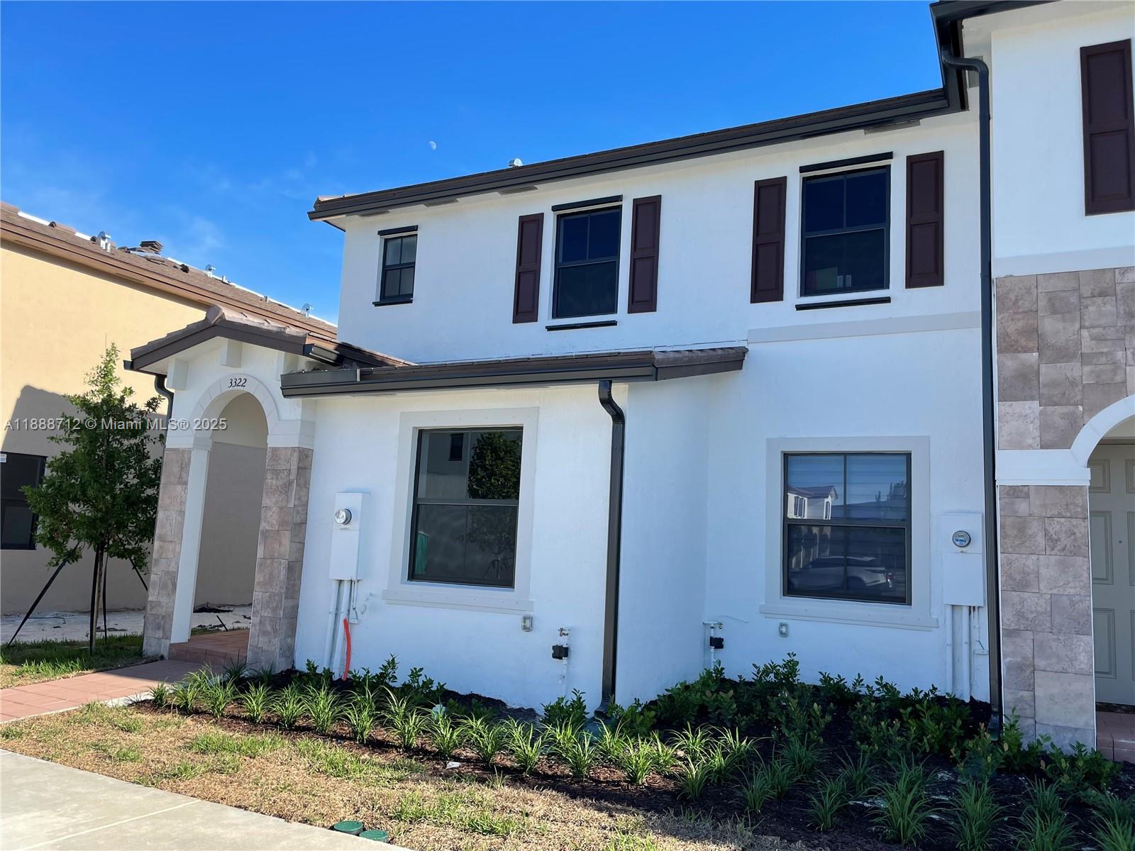 AQUABELLA NORTH - Residential Lease