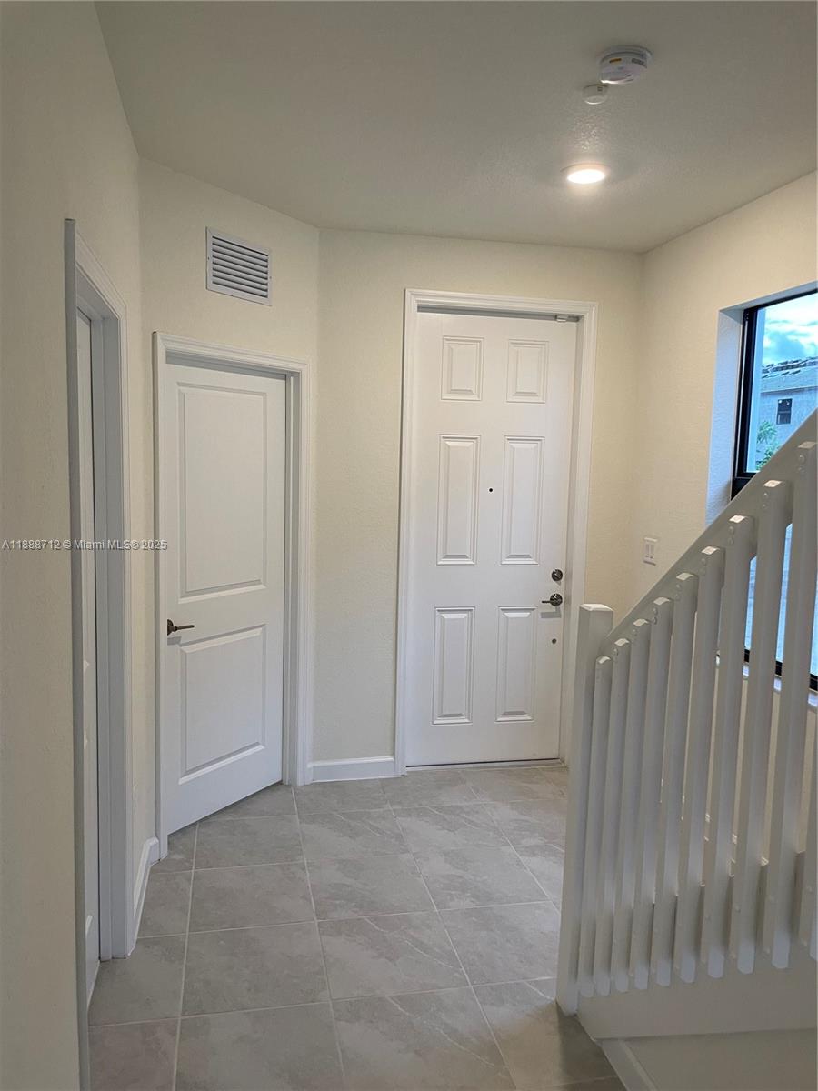 AQUABELLA NORTH - Residential Lease