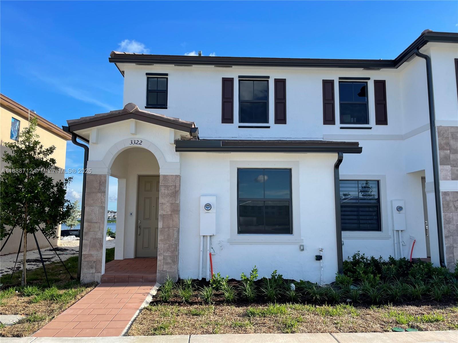 AQUABELLA NORTH - Residential Lease