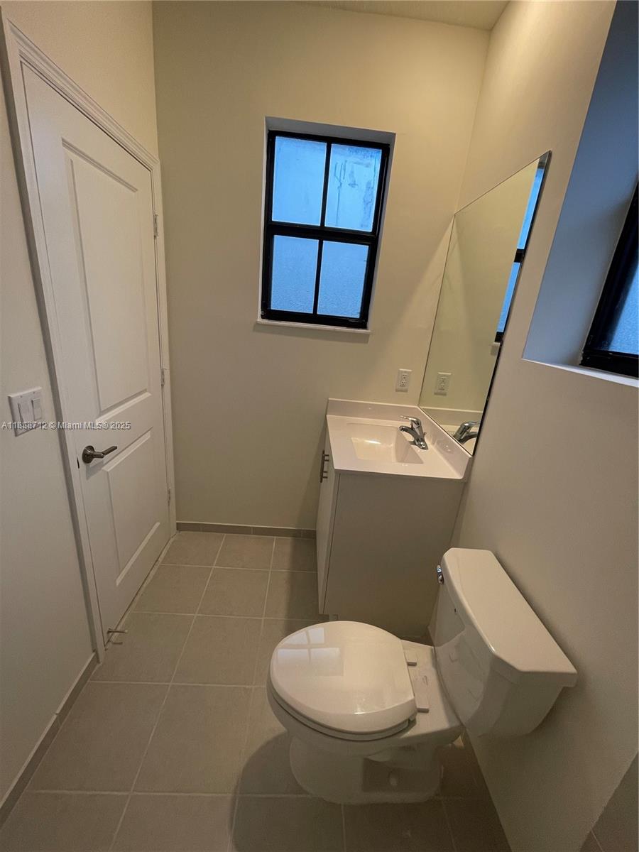AQUABELLA NORTH - Residential Lease