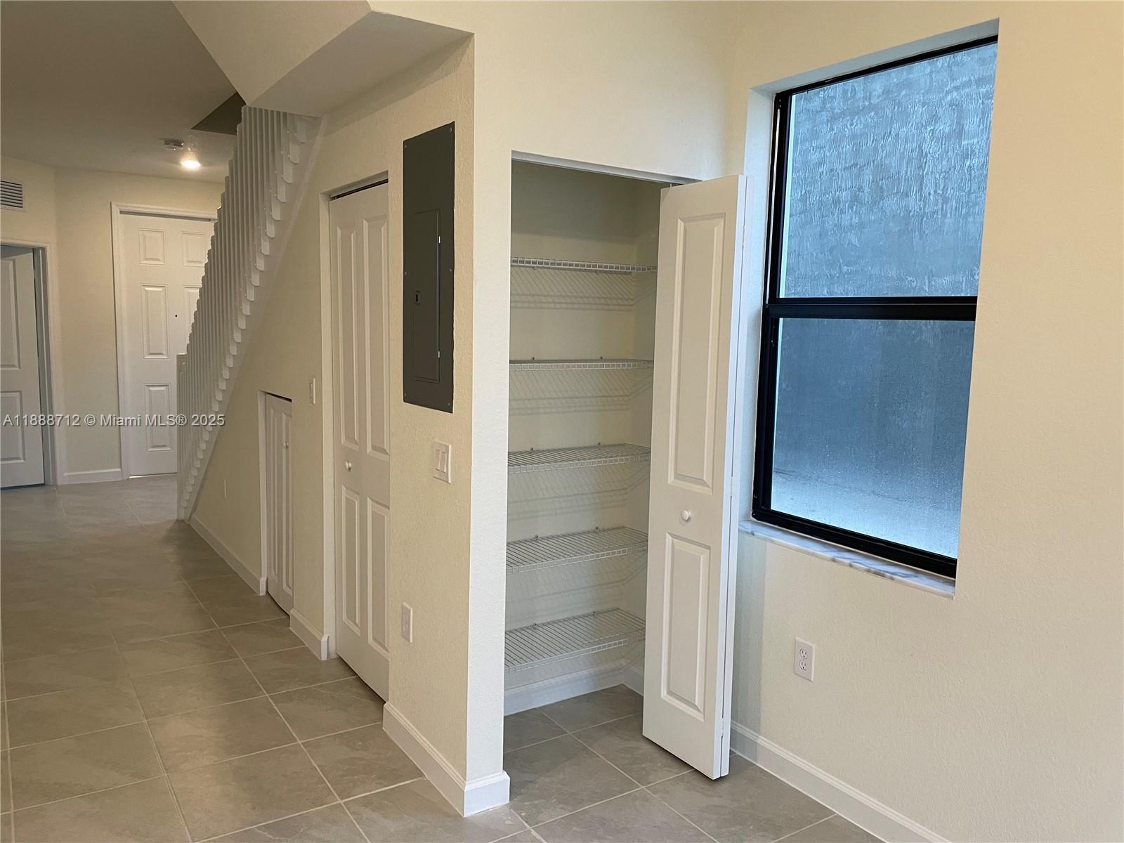 AQUABELLA NORTH - Residential Lease