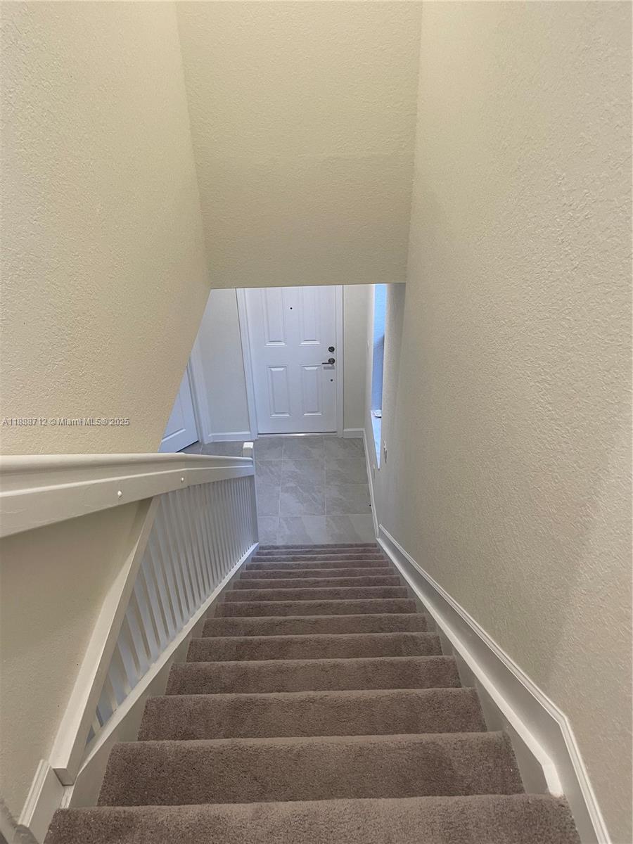 AQUABELLA NORTH - Residential Lease