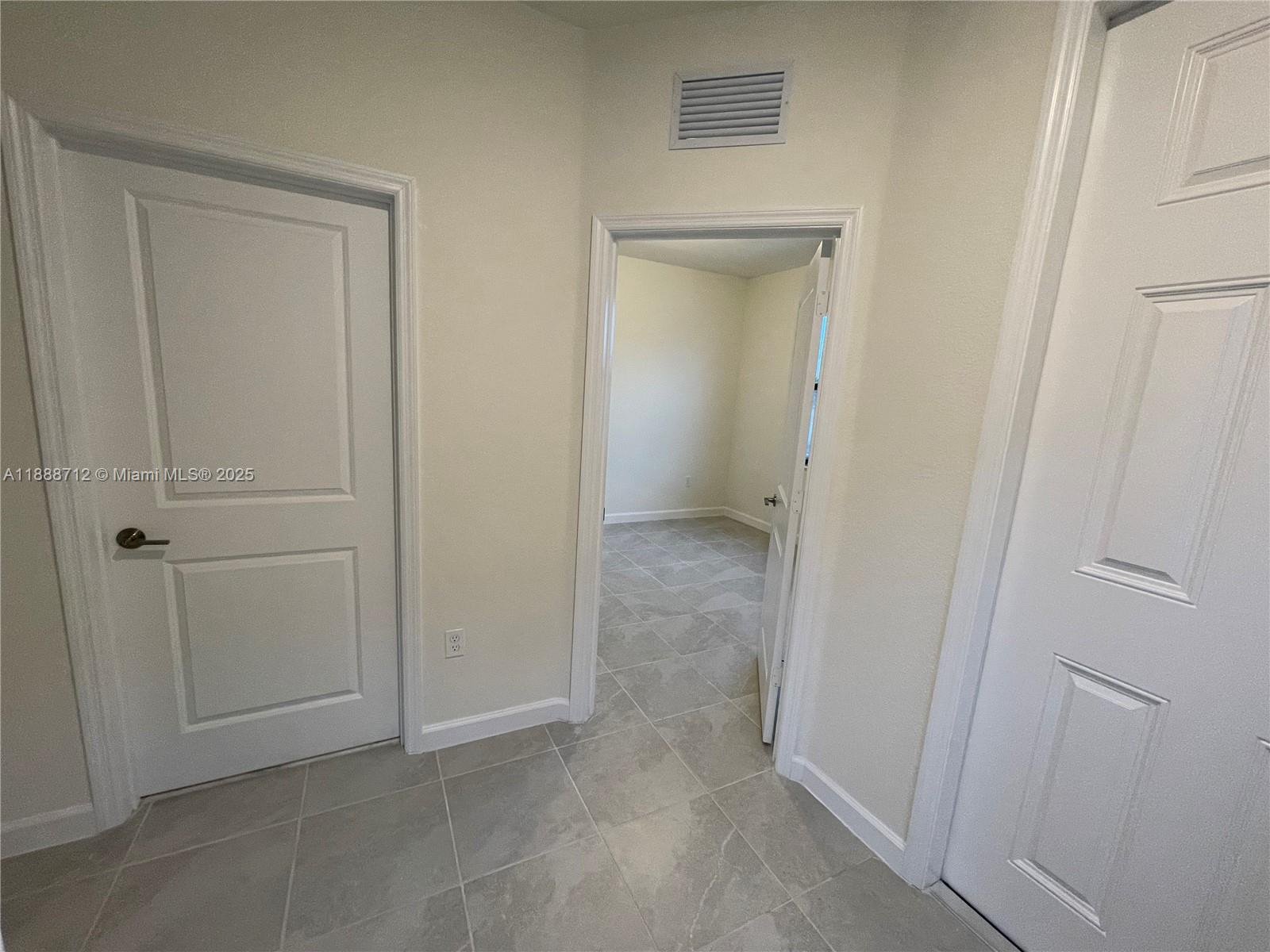 AQUABELLA NORTH - Residential Lease