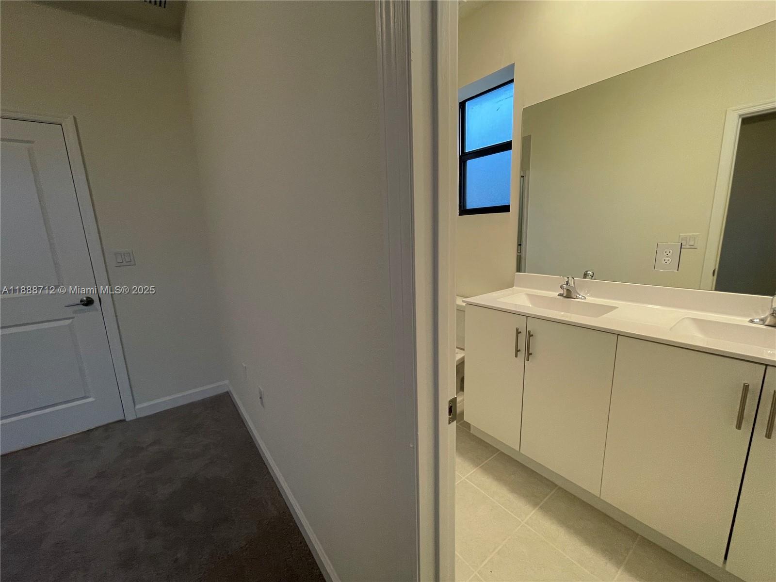 AQUABELLA NORTH - Residential Lease