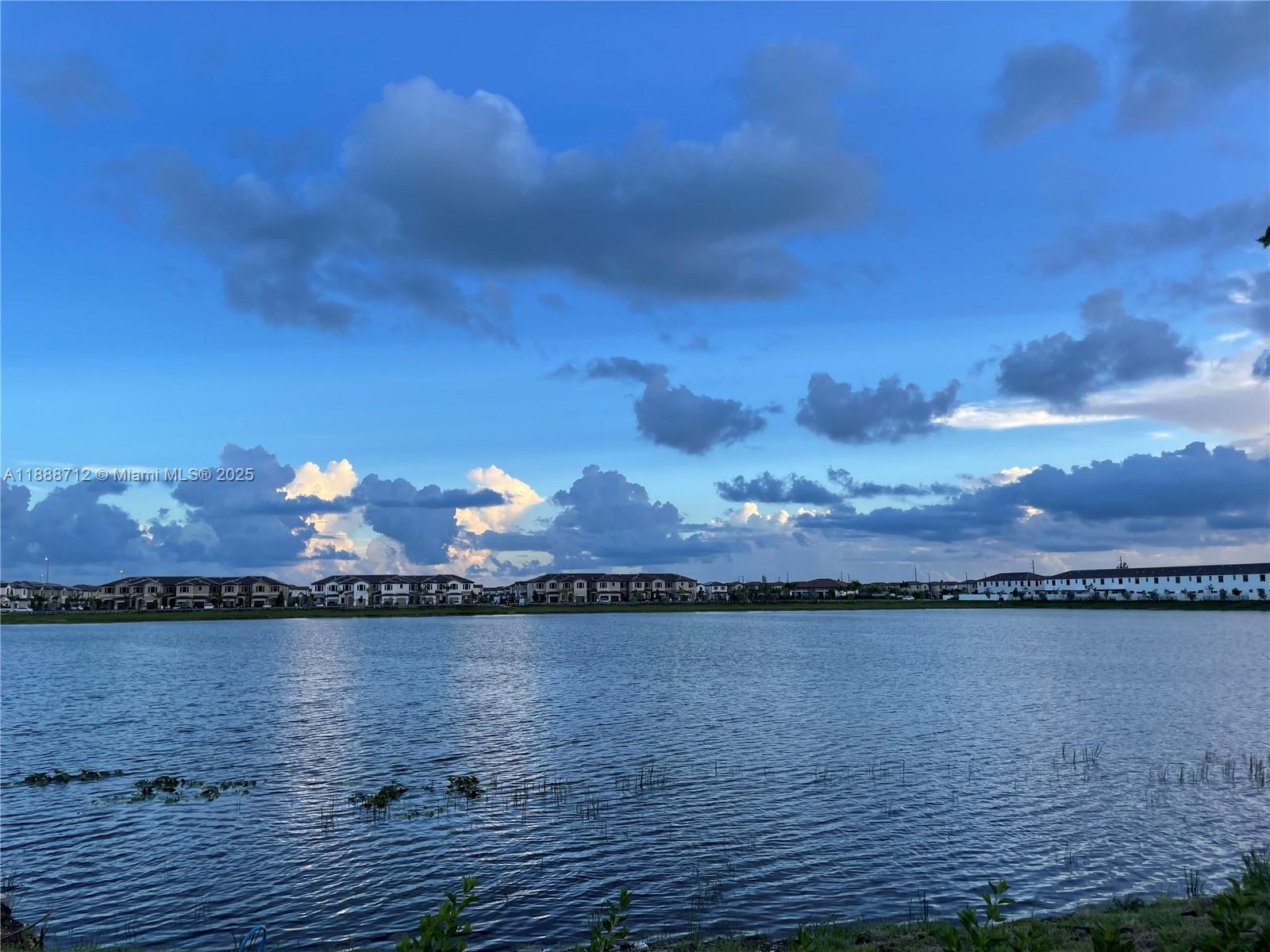 AQUABELLA NORTH - Residential Lease