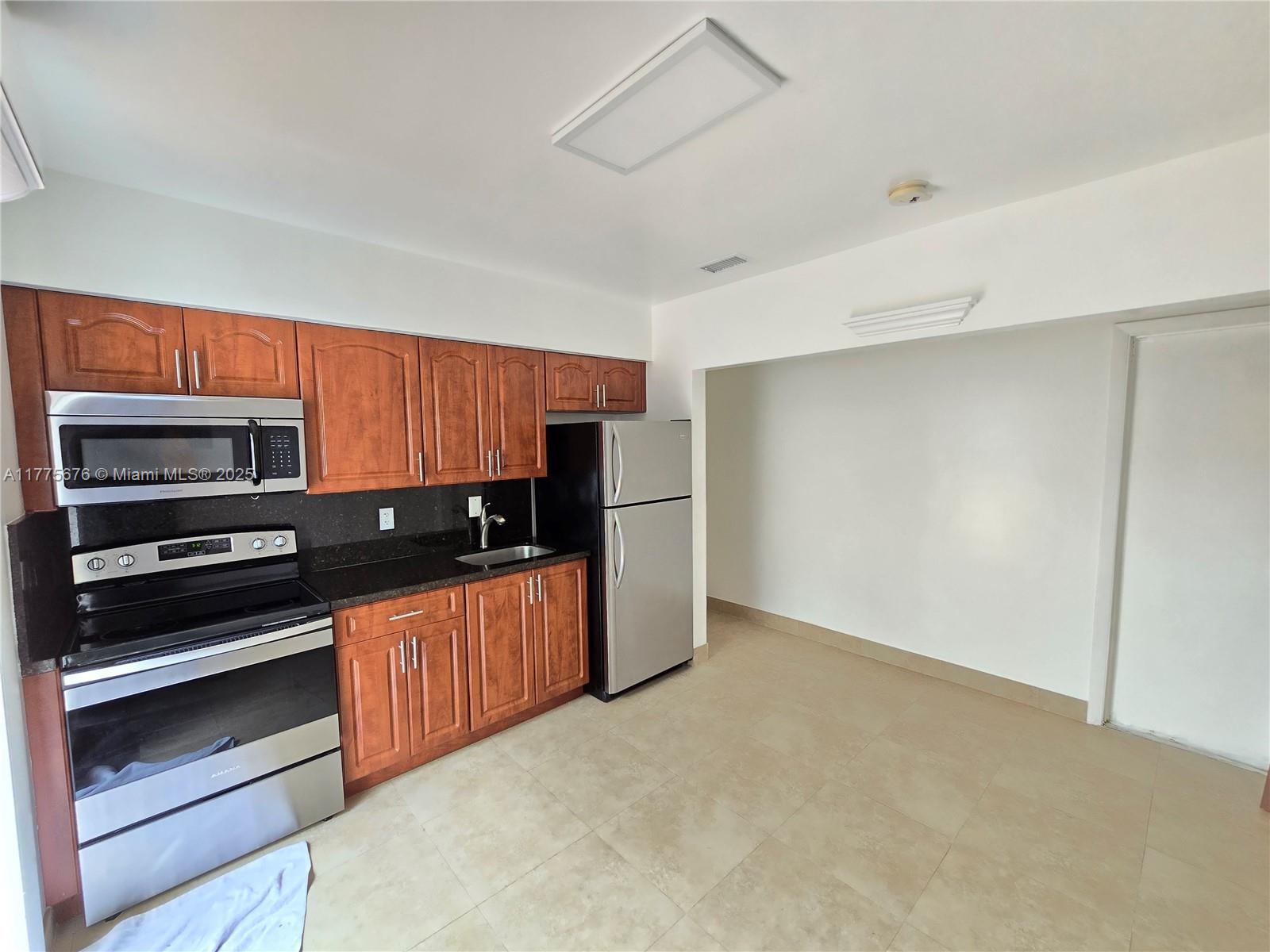 Rental Property at 2723 Sw 33rd Ct 2725, Miami, Broward County, Florida - Bedrooms: 1 
Bathrooms: 1  - $1,700 MO.