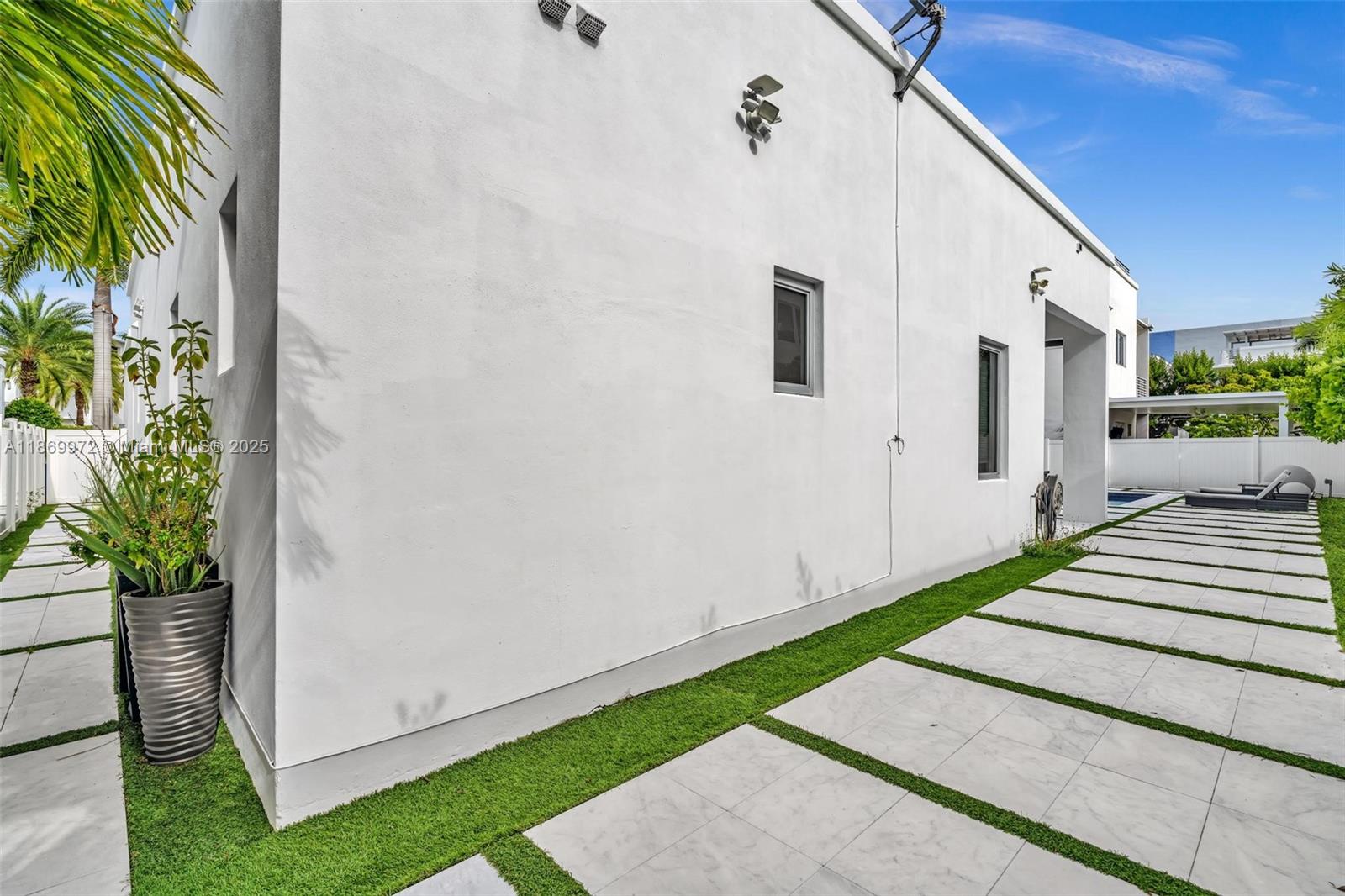 OASIS PARK SQUARE AT DORA - Residential