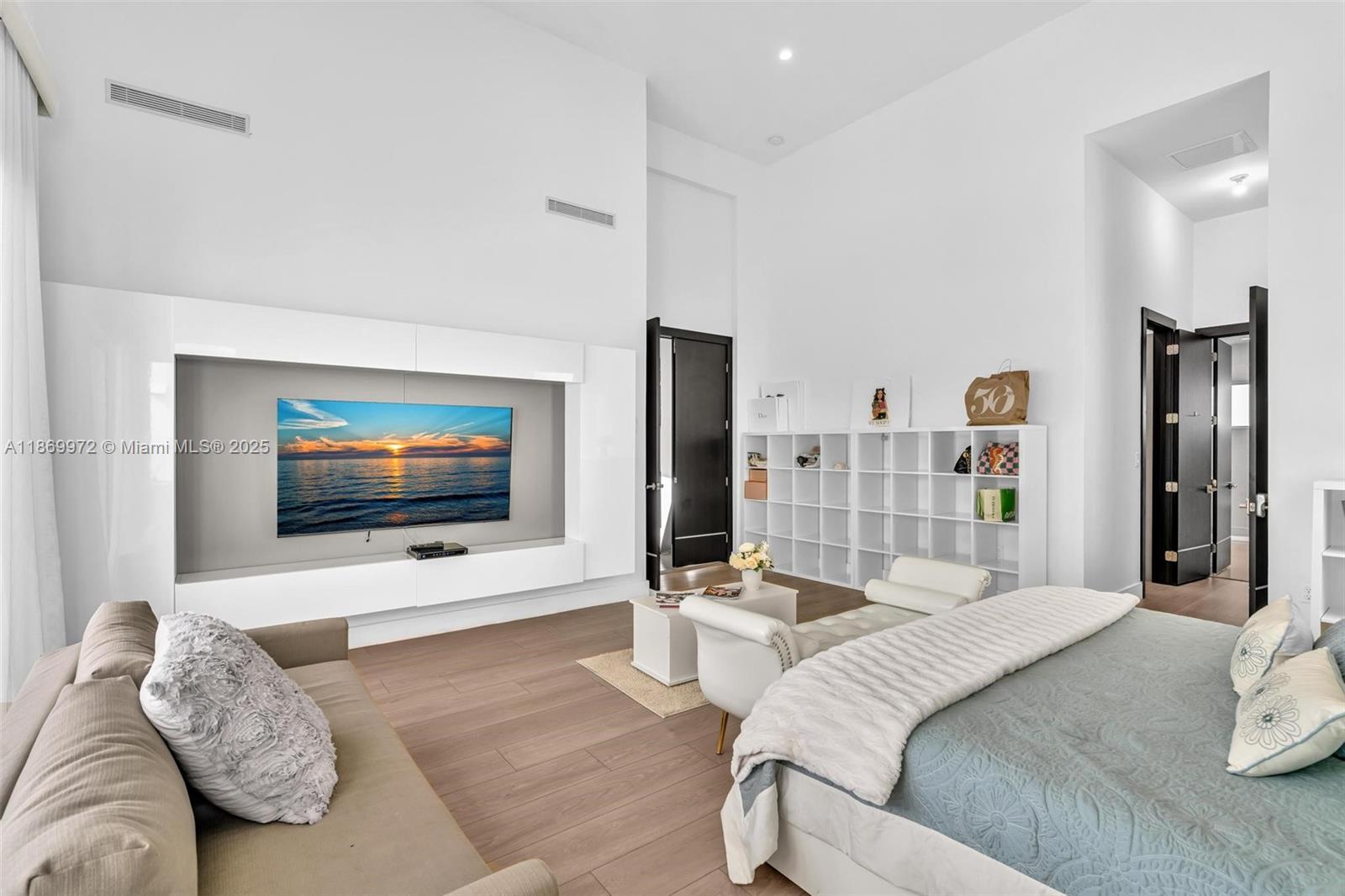 OASIS PARK SQUARE AT DORA - Residential