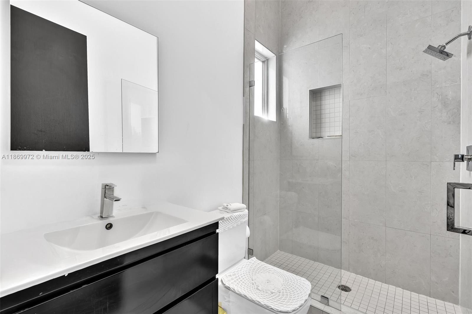 OASIS PARK SQUARE AT DORA - Residential