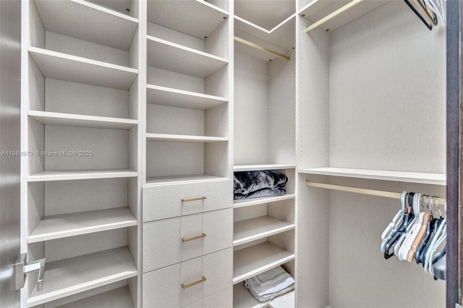 OASIS PARK SQUARE AT DORA - Residential