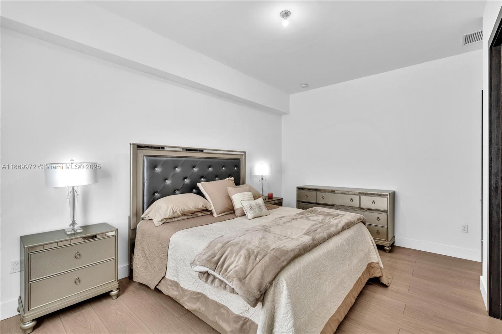 OASIS PARK SQUARE AT DORA - Residential