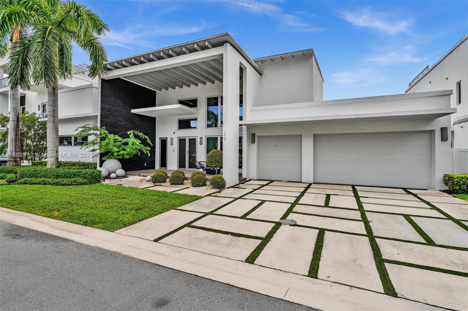 OASIS PARK SQUARE AT DORA - Residential