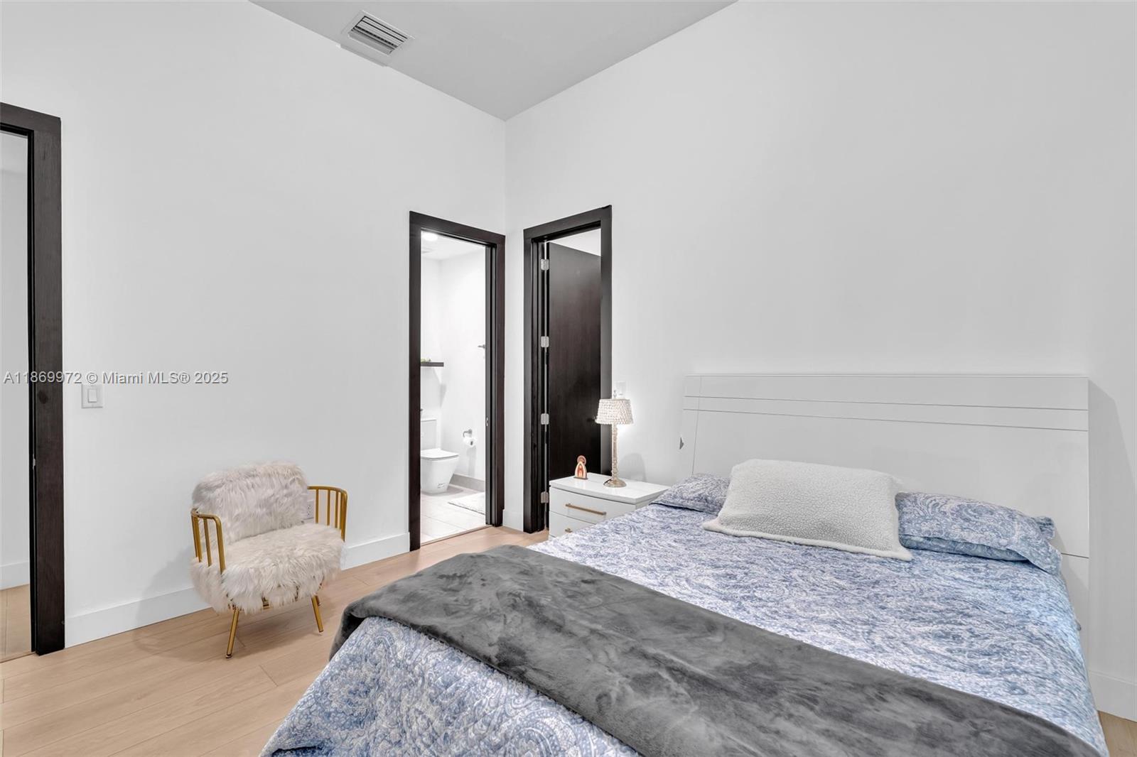 OASIS PARK SQUARE AT DORA - Residential