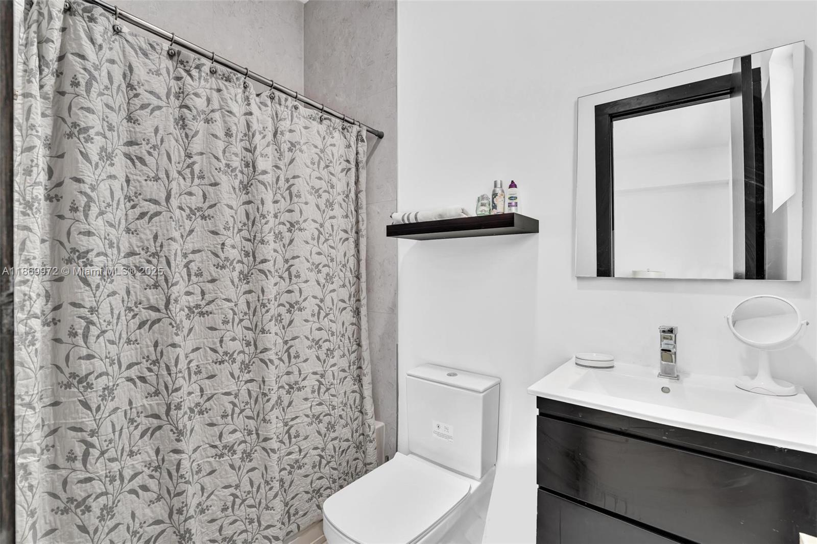 OASIS PARK SQUARE AT DORA - Residential