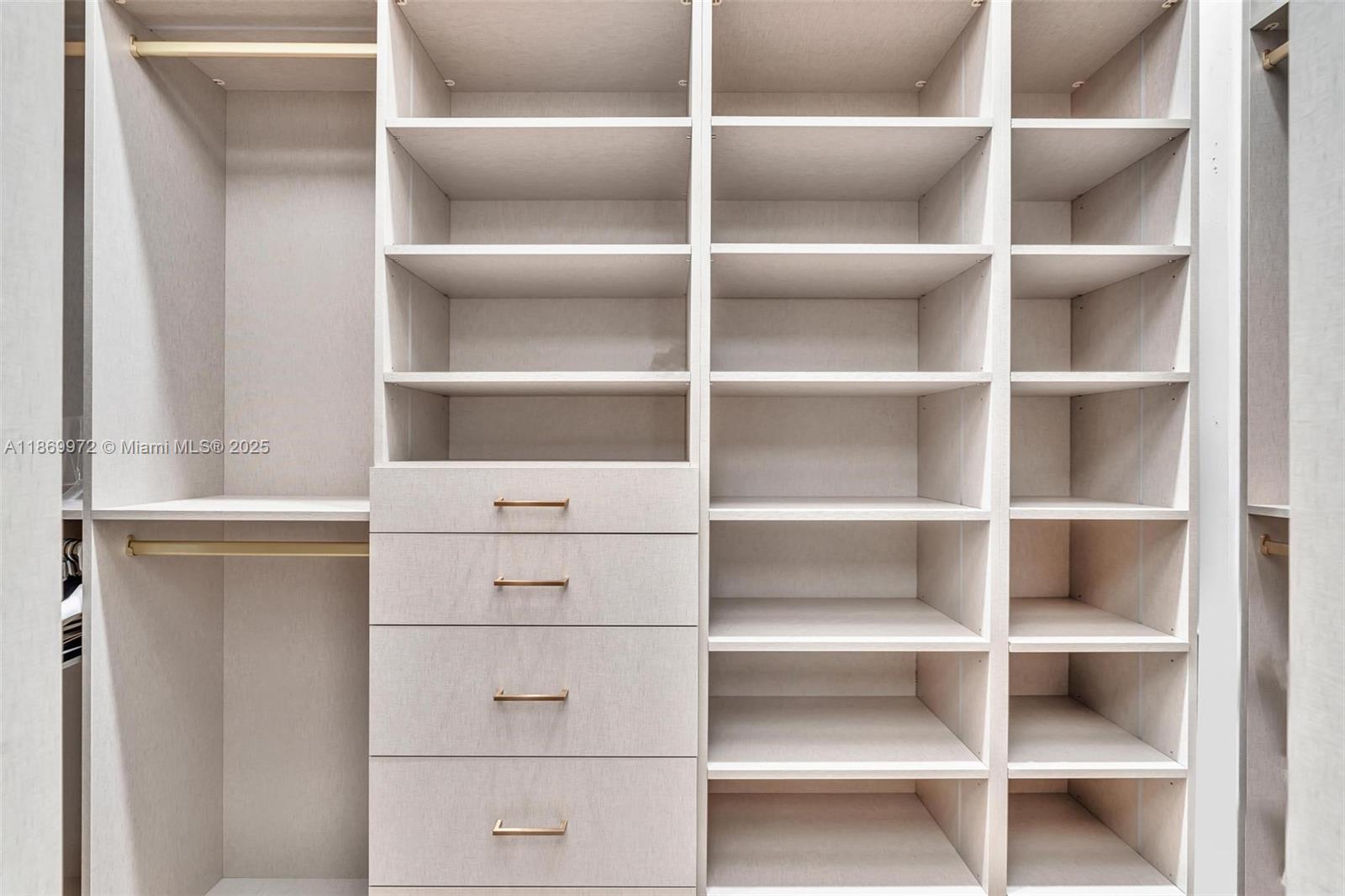 OASIS PARK SQUARE AT DORA - Residential