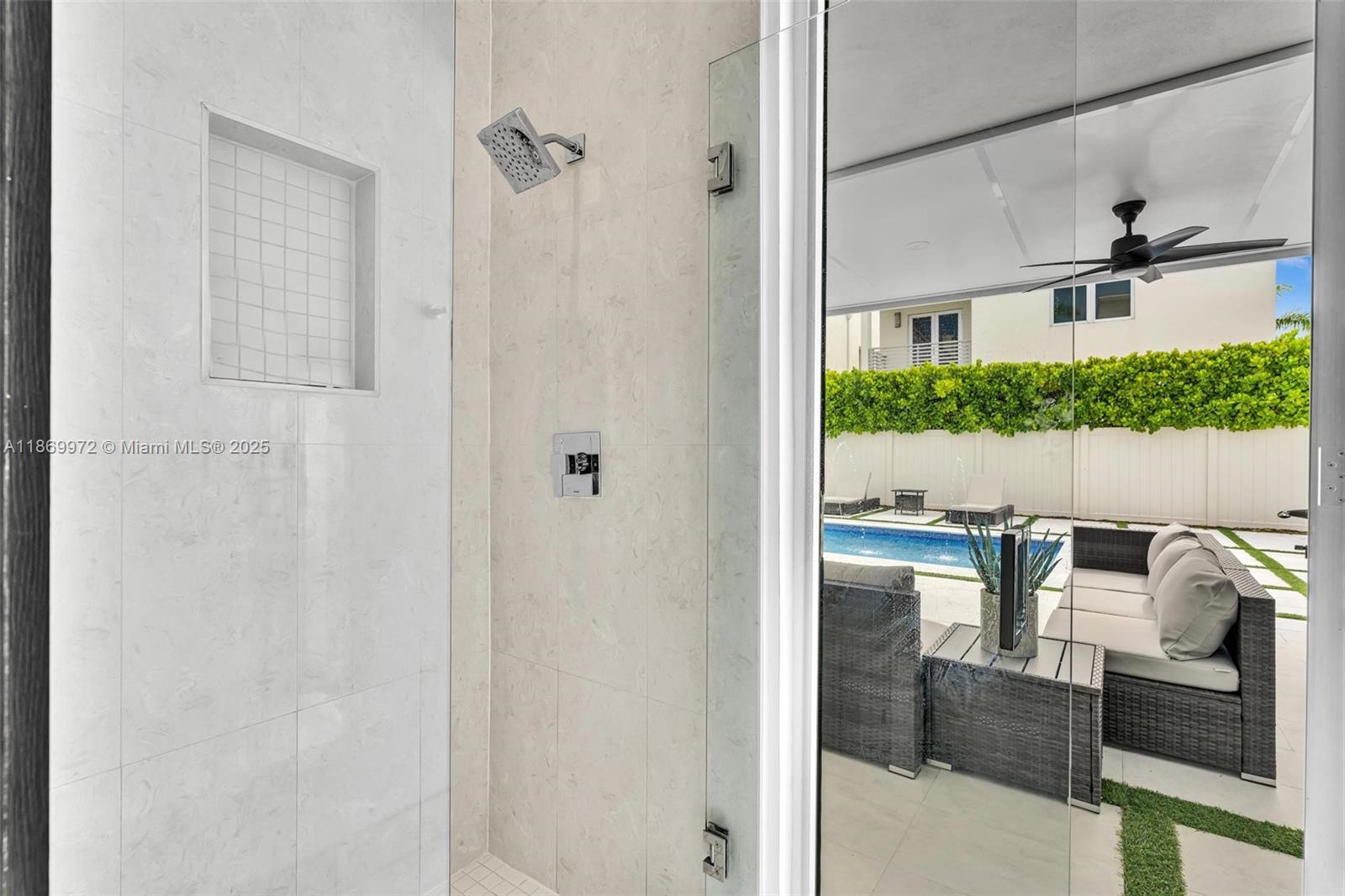 OASIS PARK SQUARE AT DORA - Residential