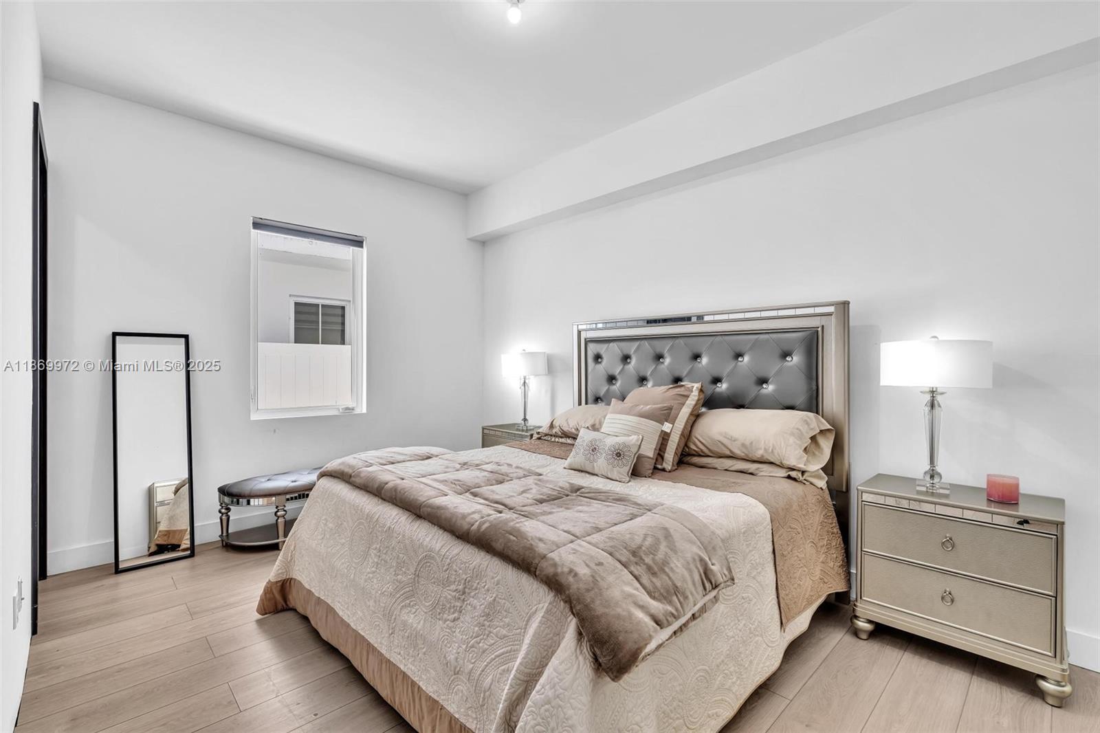 OASIS PARK SQUARE AT DORA - Residential