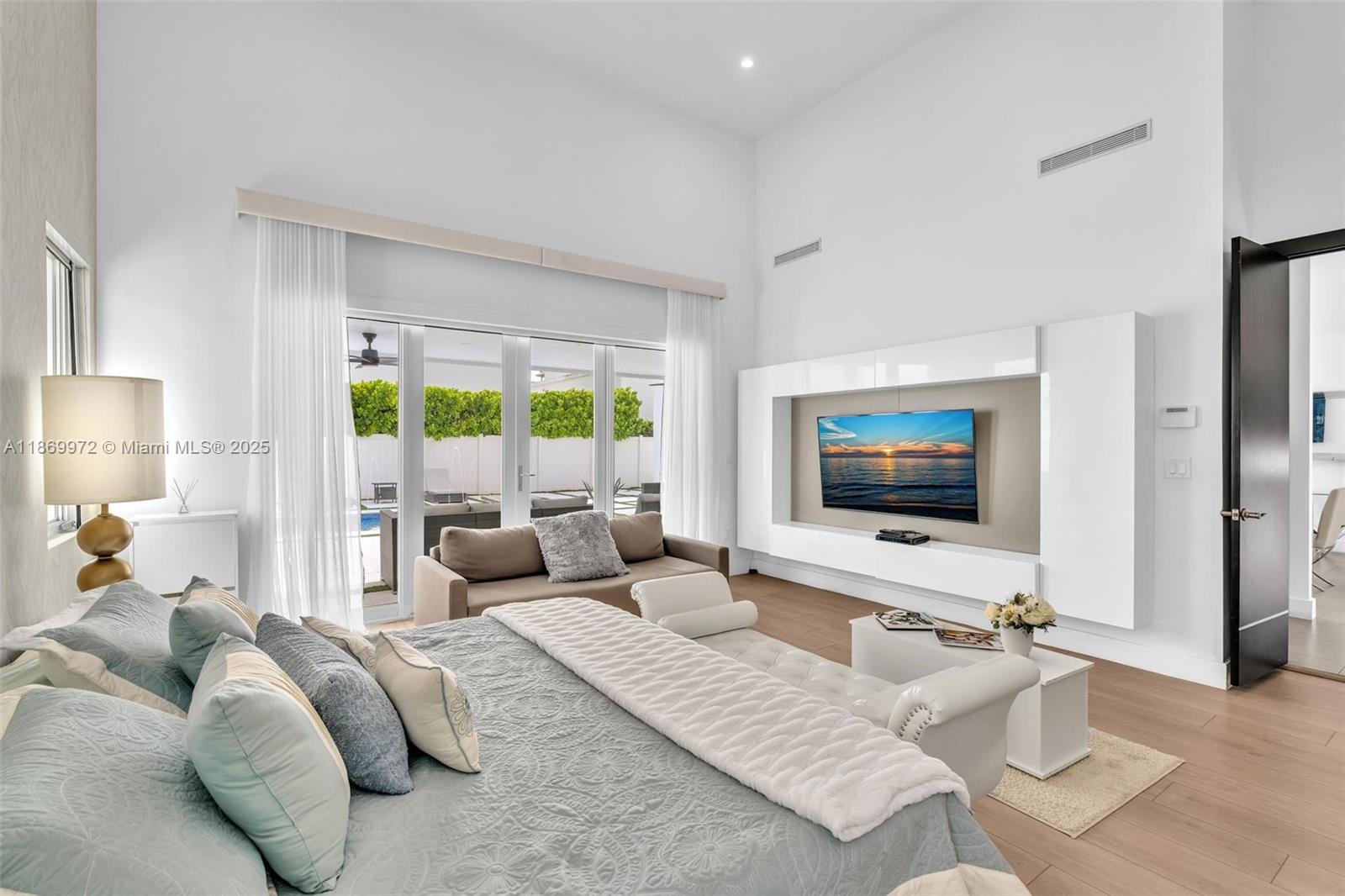 OASIS PARK SQUARE AT DORA - Residential