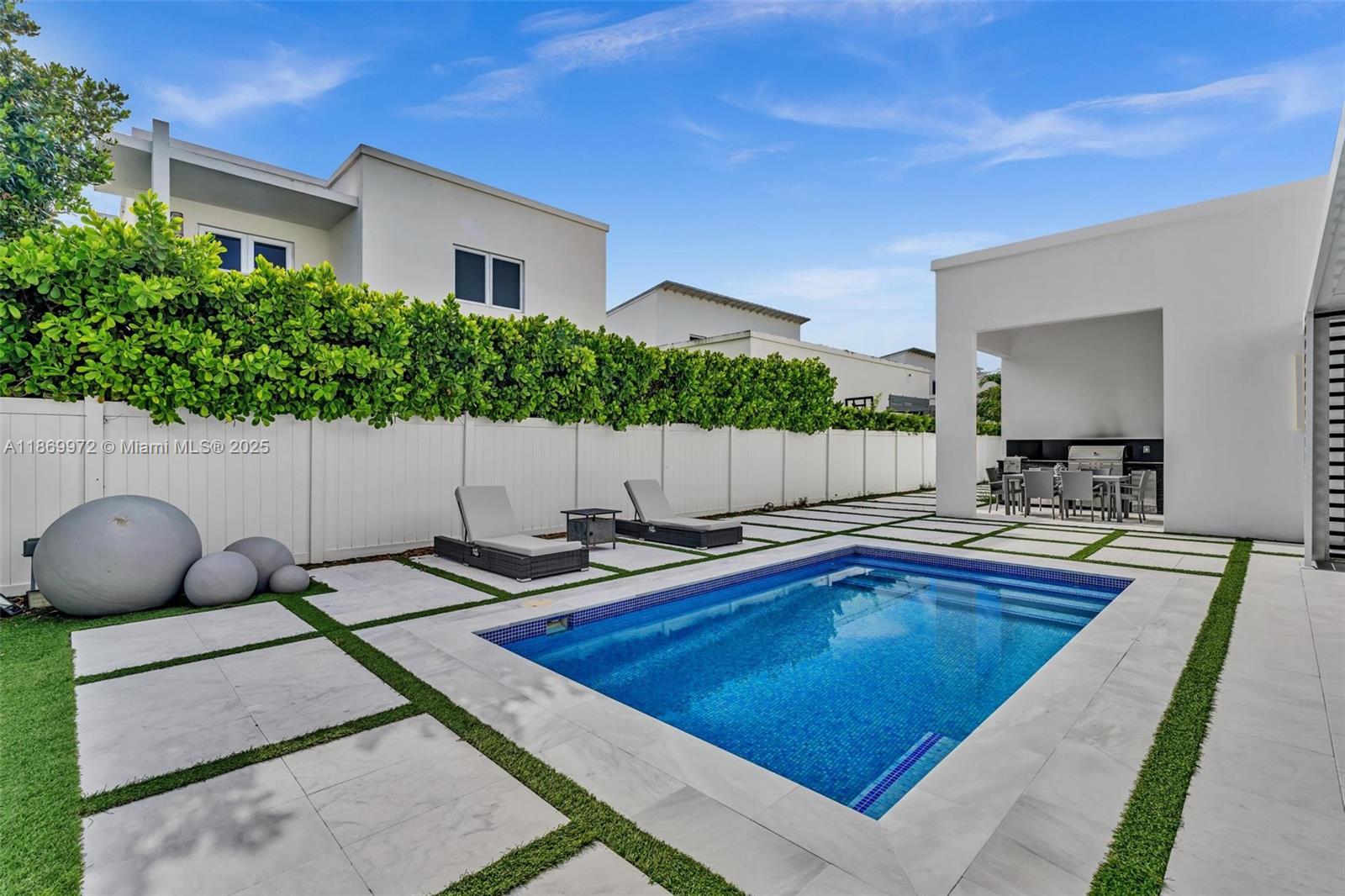 OASIS PARK SQUARE AT DORA - Residential