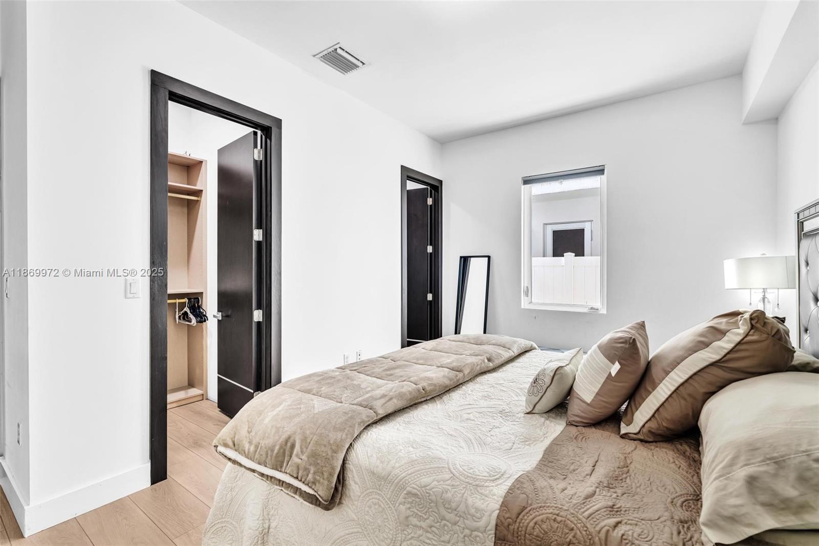 OASIS PARK SQUARE AT DORA - Residential