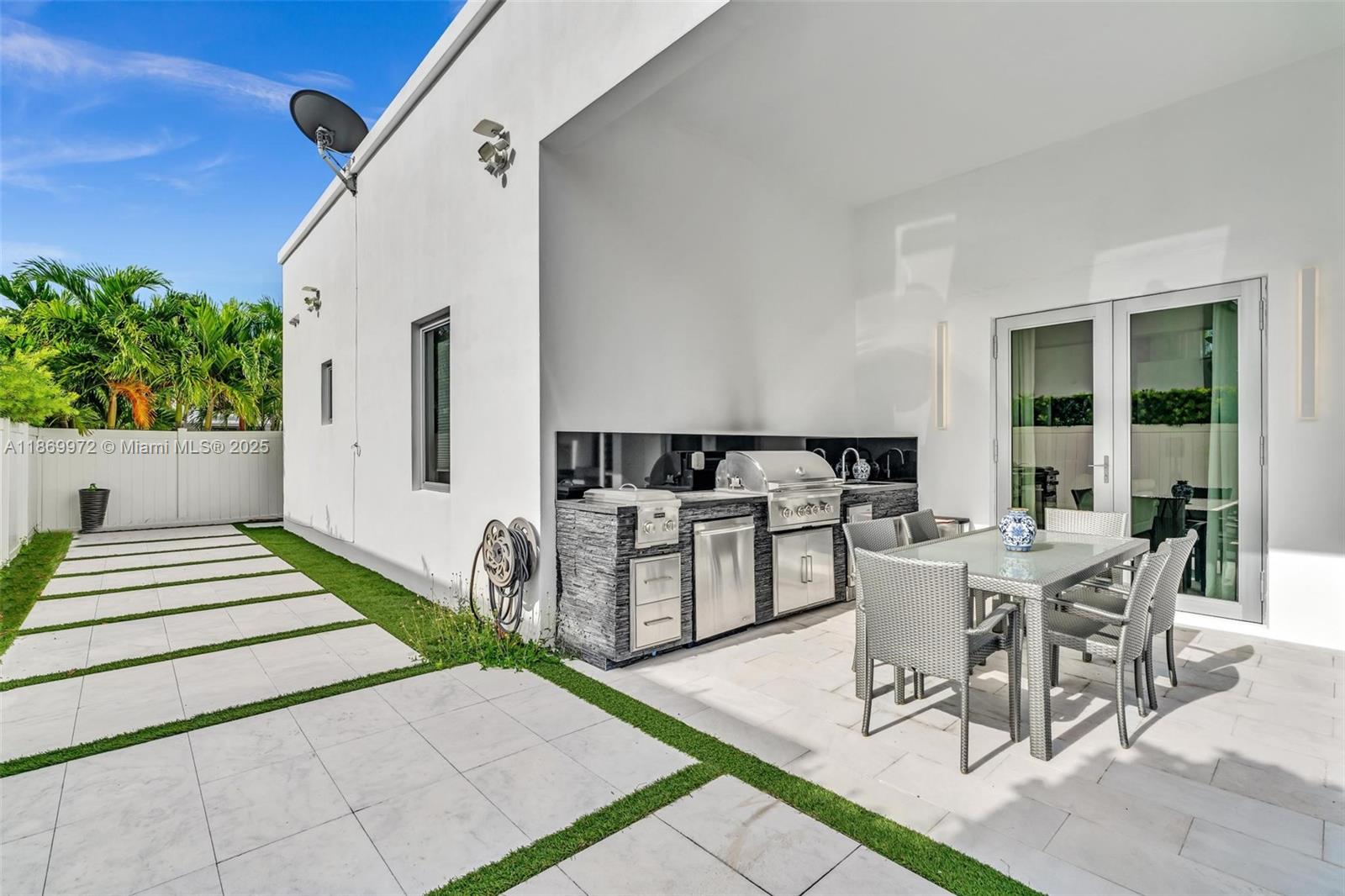 OASIS PARK SQUARE AT DORA - Residential