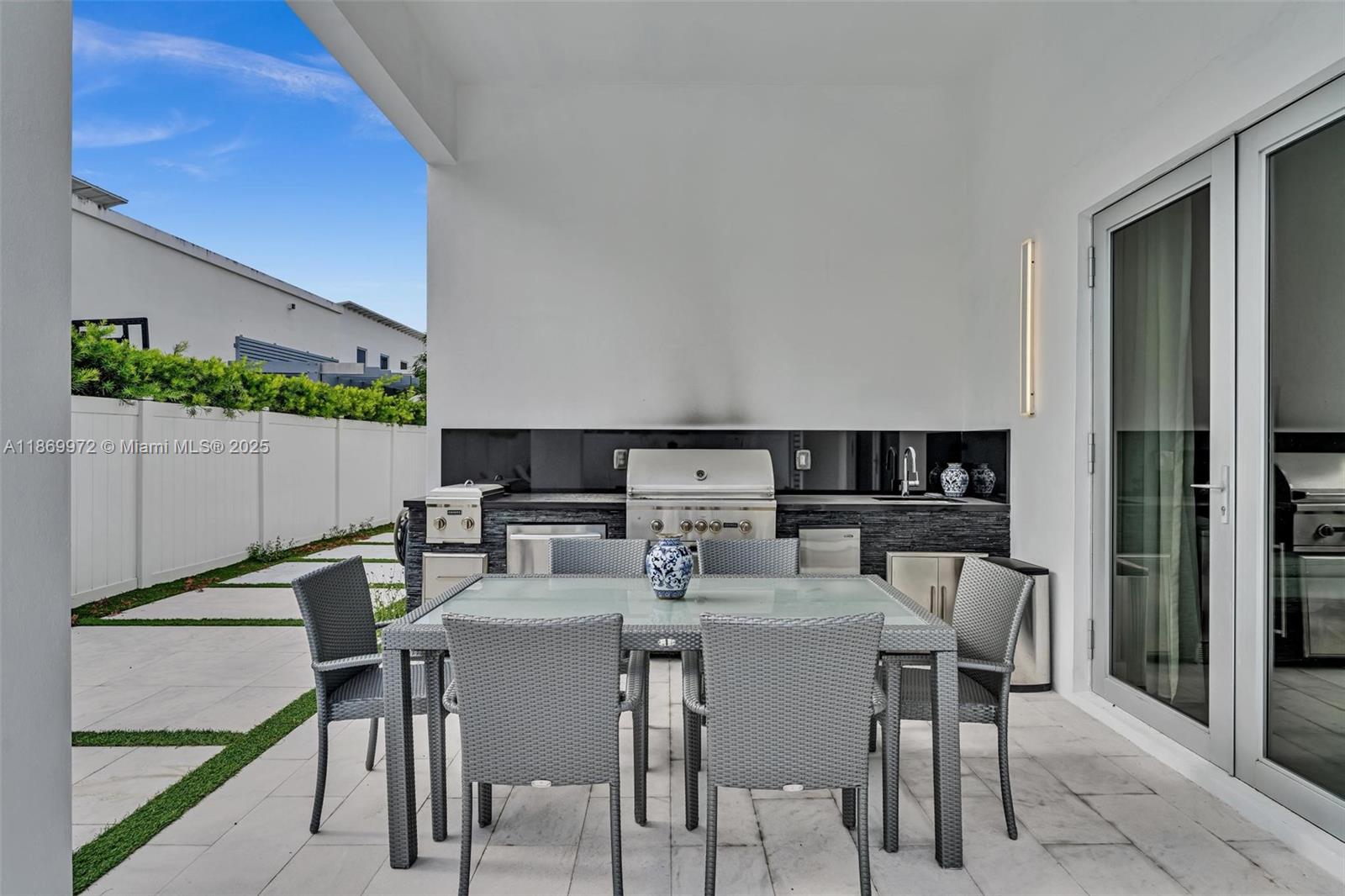 OASIS PARK SQUARE AT DORA - Residential