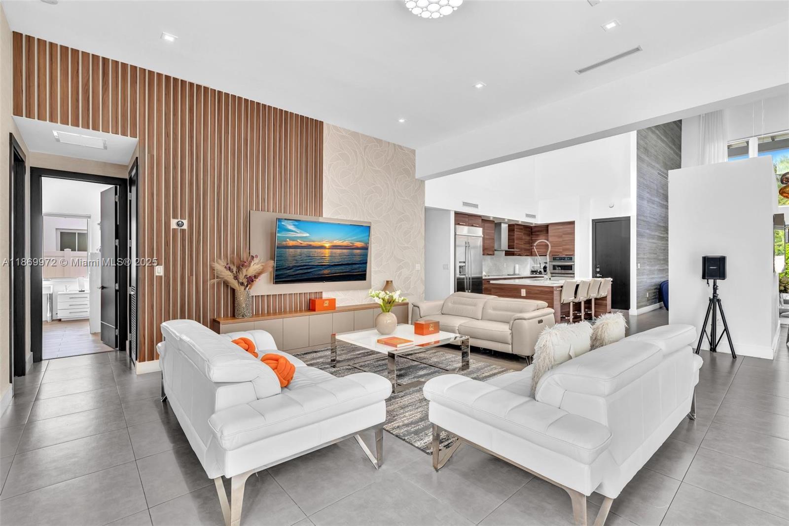 OASIS PARK SQUARE AT DORA - Residential