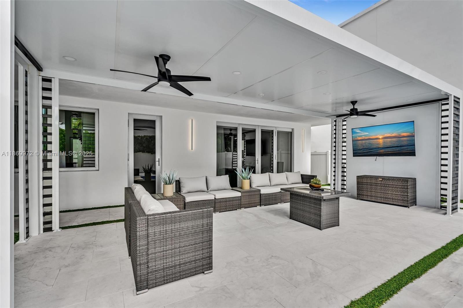 OASIS PARK SQUARE AT DORA - Residential