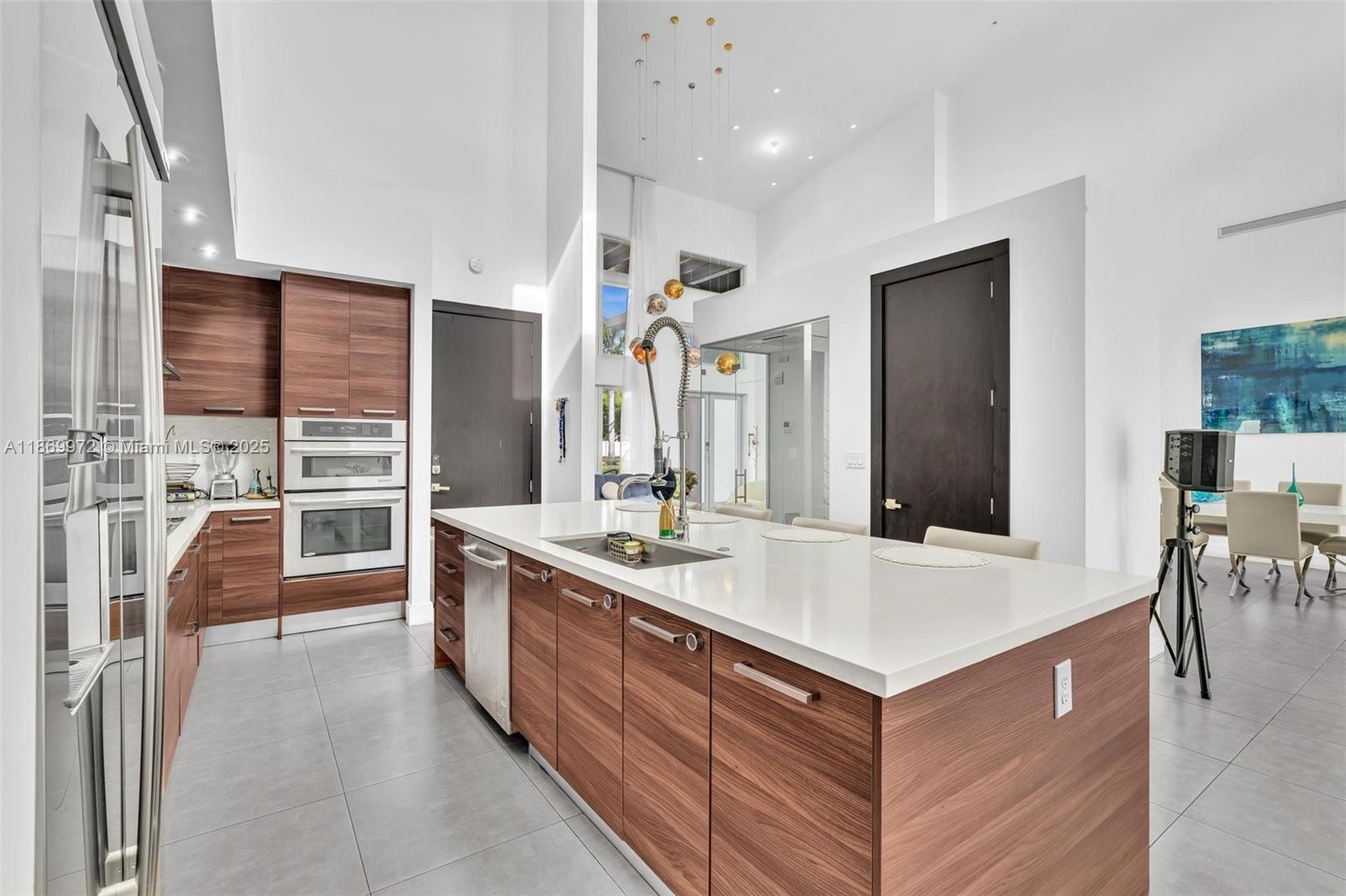 OASIS PARK SQUARE AT DORA - Residential