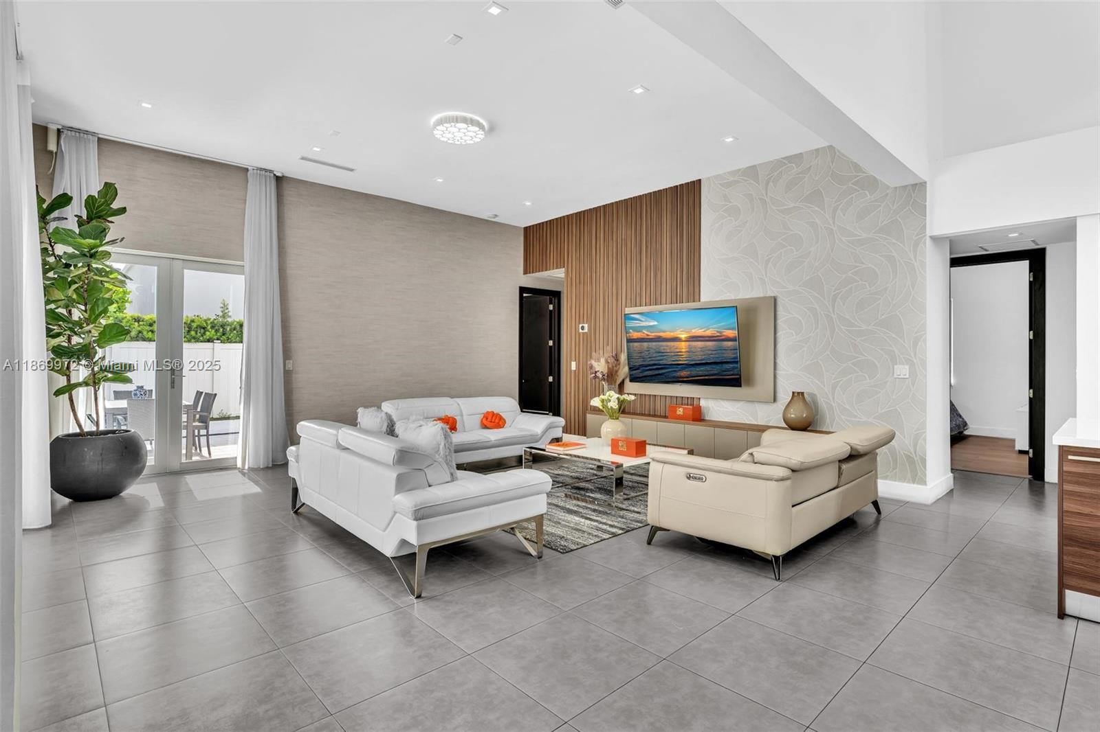 OASIS PARK SQUARE AT DORA - Residential