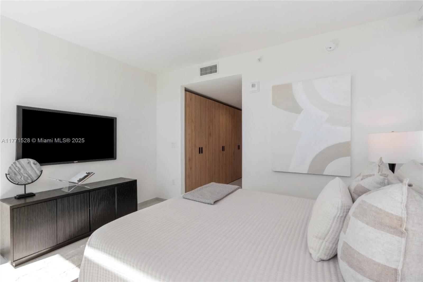 BAY HARBOR ISLAND - Residential Lease