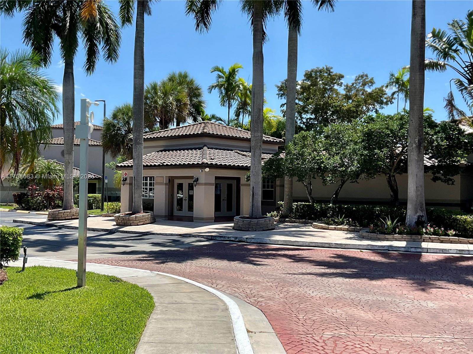 Property for Sale at 9846 Nob Hill Ln 9846, Sunrise, Miami-Dade County, Florida - Bedrooms: 2 
Bathrooms: 2  - $275,000