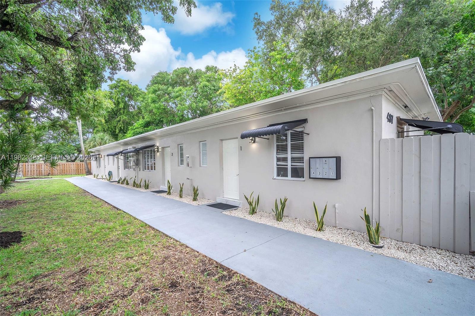 LAUDERDALE - Residential Lease