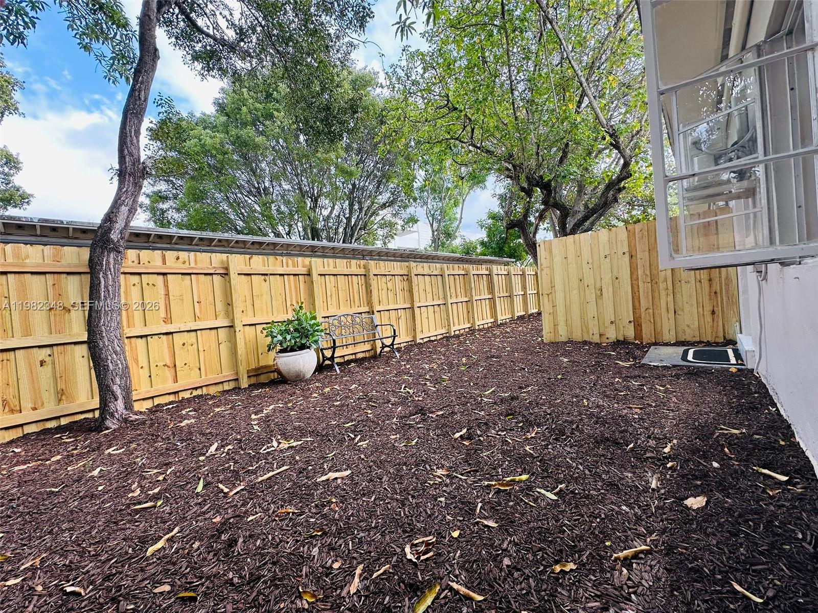 LAUDERDALE - Residential Lease