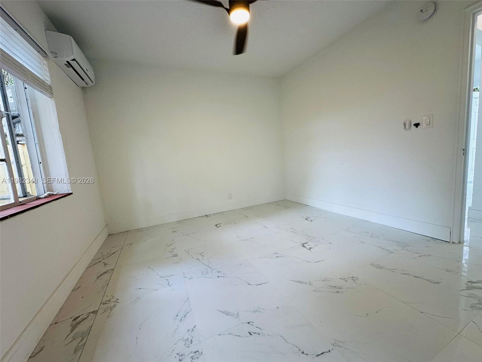 LAUDERDALE - Residential Lease